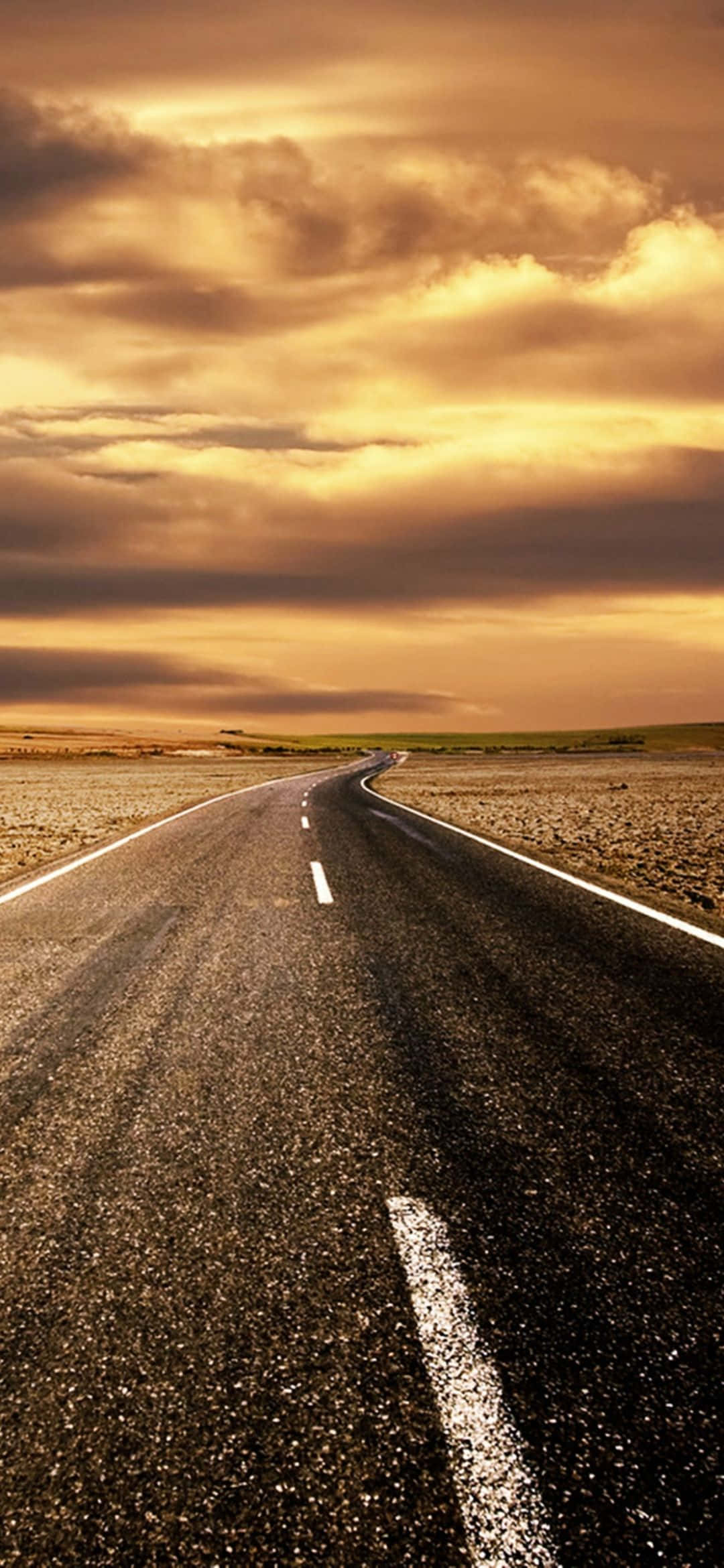 1080x2340 4K Altın Saatte Uzun Yol Duvar Kağıdı