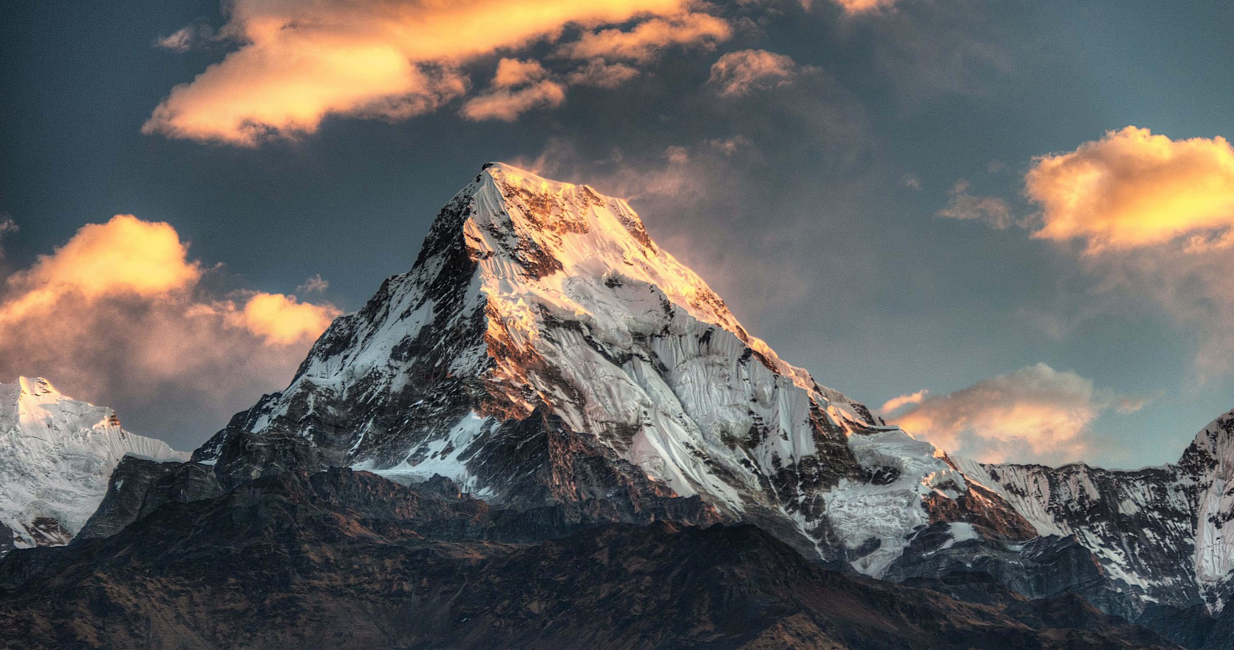 4K Annapurna Dağ Zirvesi Duvar Kağıdı