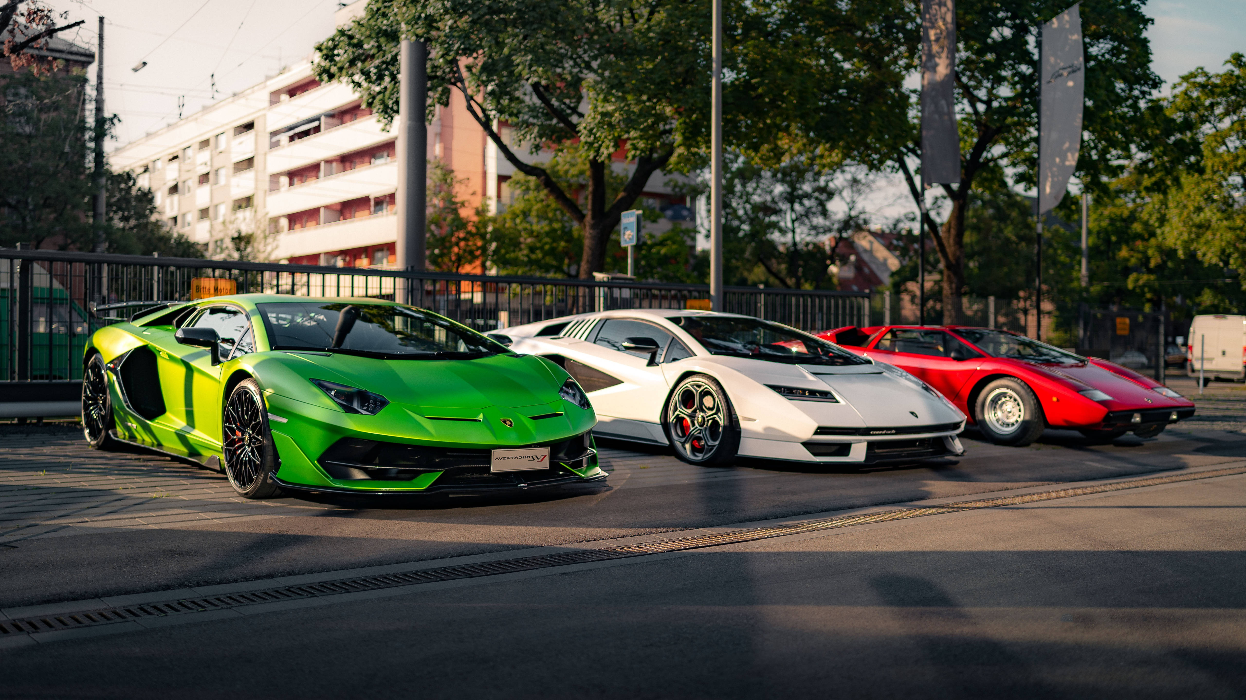 4K Dizüstü Araba Gösterisi Lamborghini Aventador Duvar Kağıdı