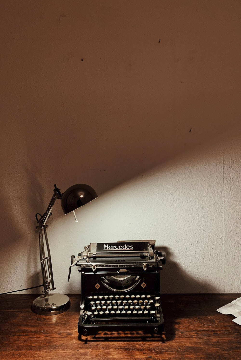Açık Kahverengi Estetik Vintage Daktilo Duvar Kağıdı