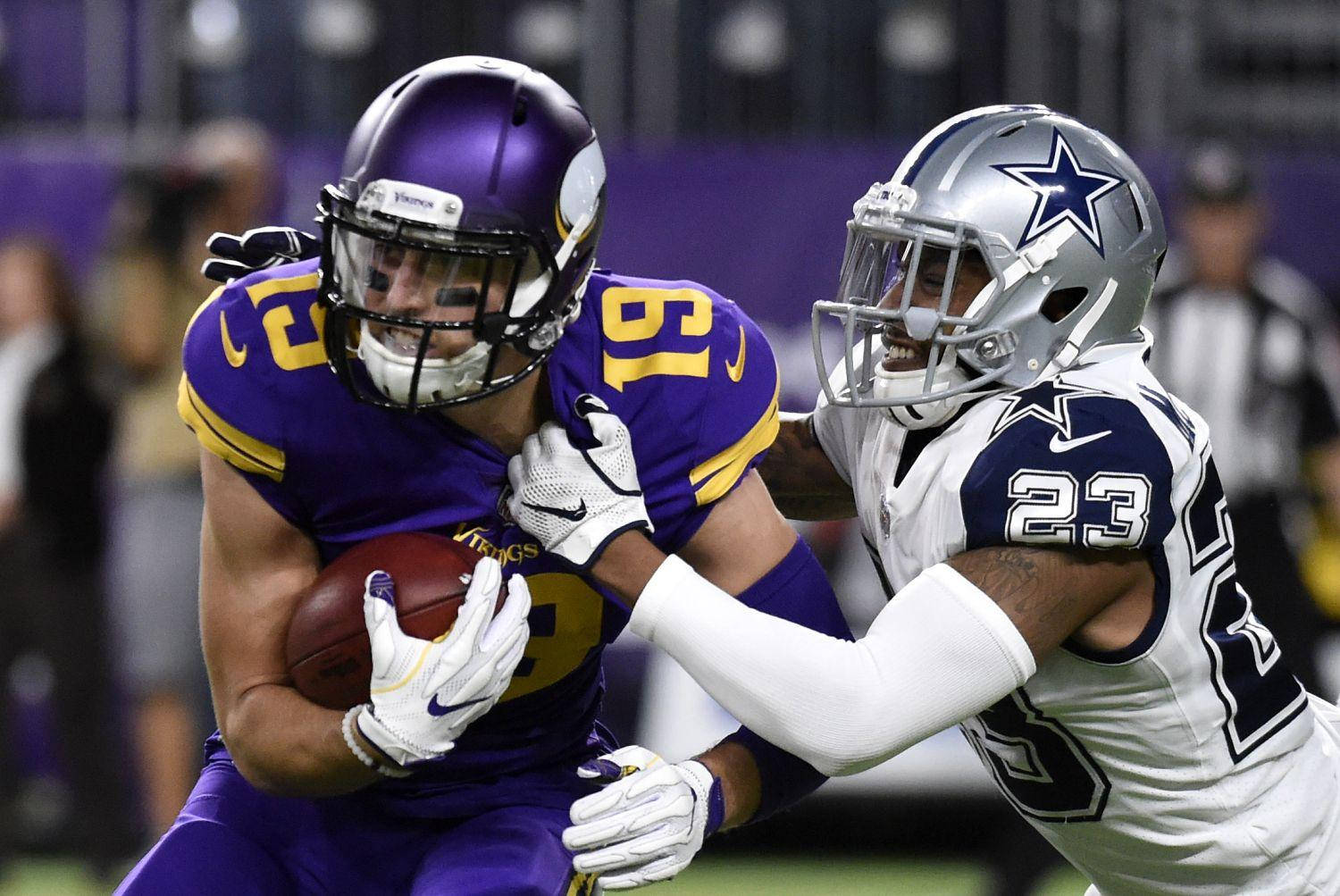 Adam Thielen Güçlü Geniş Alıcı Duvar Kağıdı