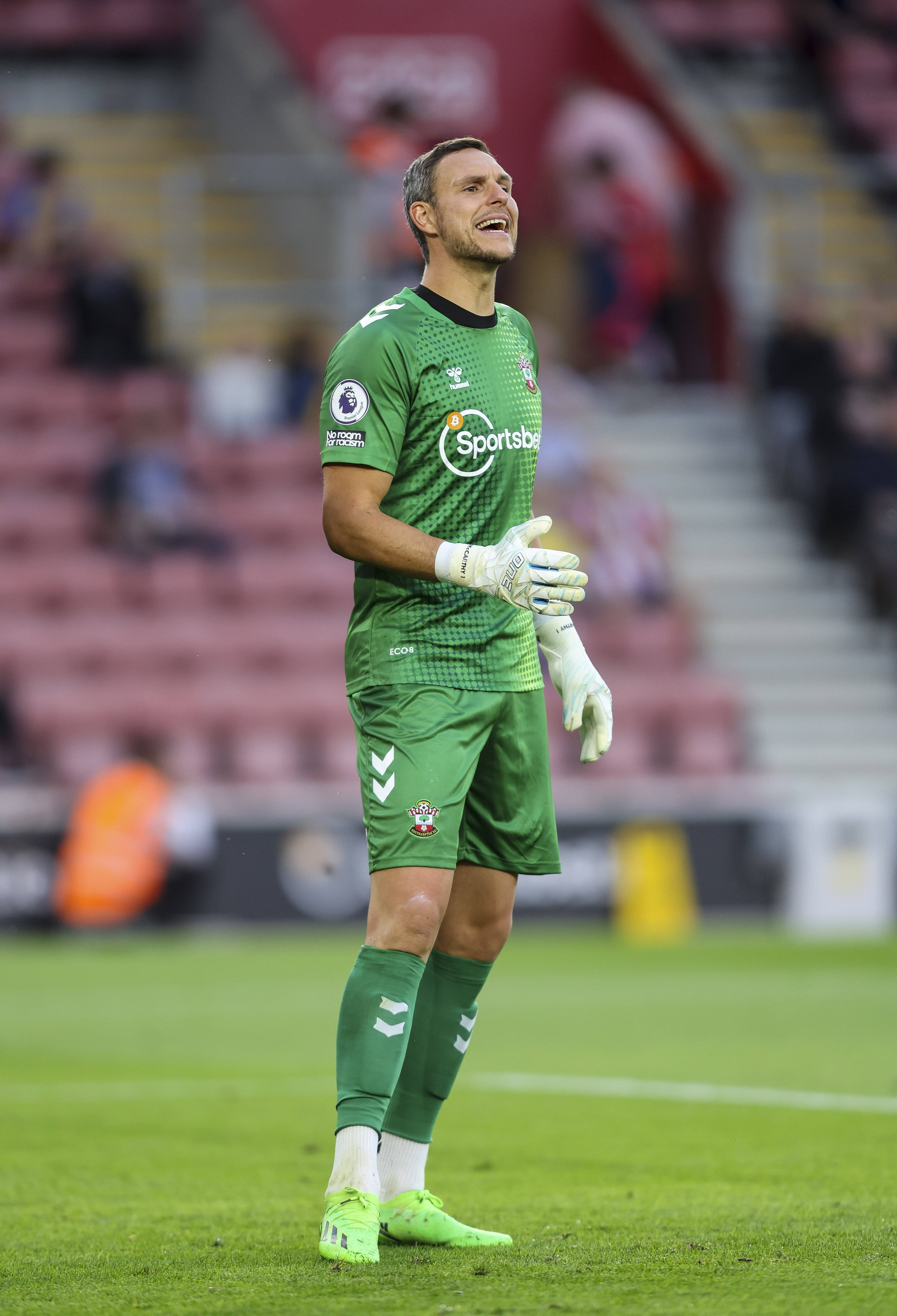 Alex McCarthy Bir Futbol Stadyumunda Duvar Kağıdı