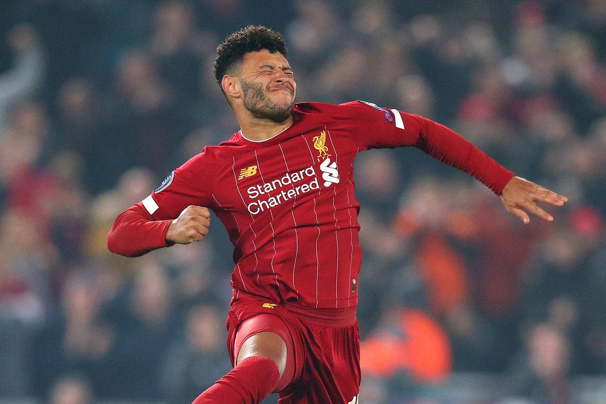 Alex Oxlade-Chamberlain Havada Zıplarken Duvar Kağıdı
