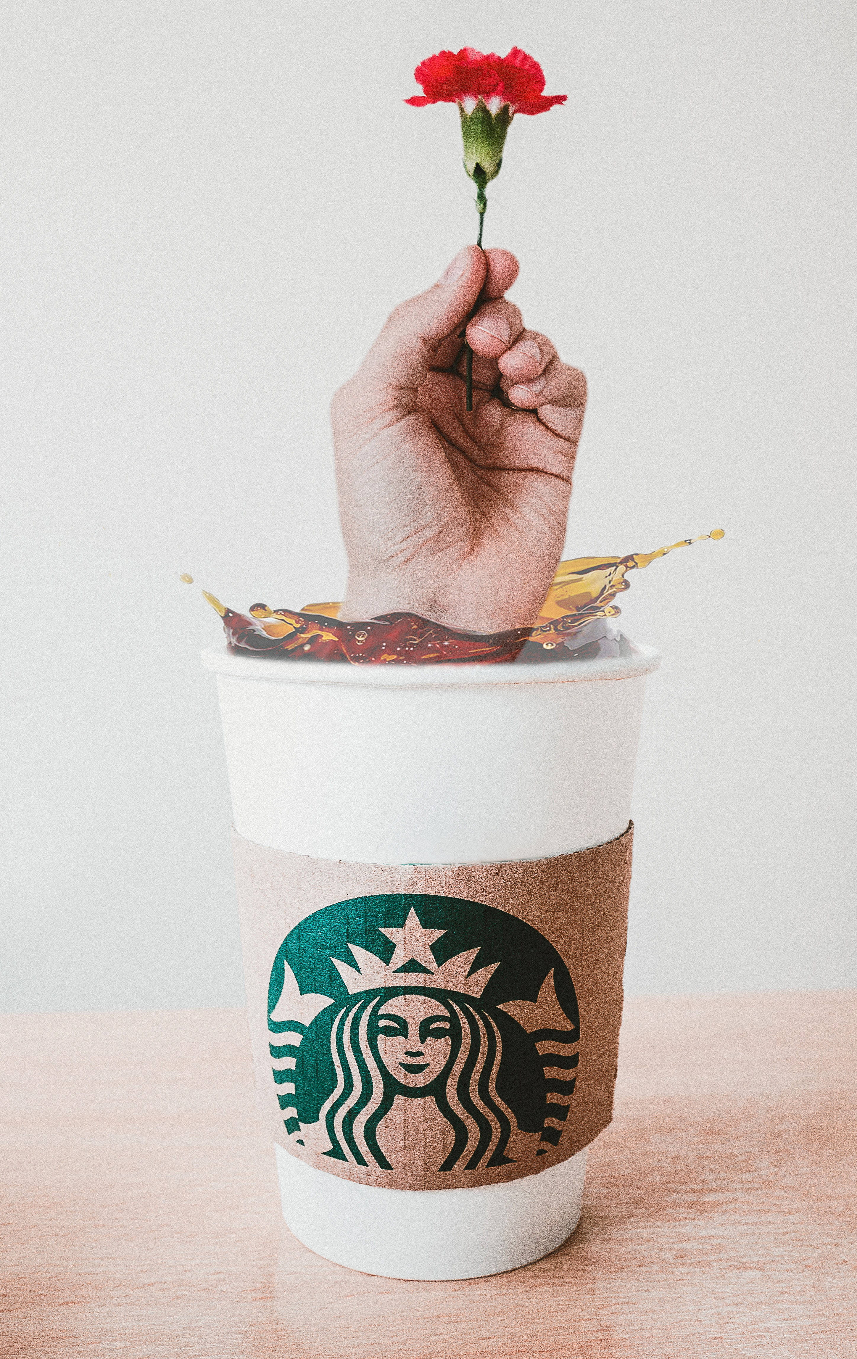 Altyazı: iPhone'da Starbucks ile Kahve Deneyimini Zenginleştirme Duvar Kağıdı