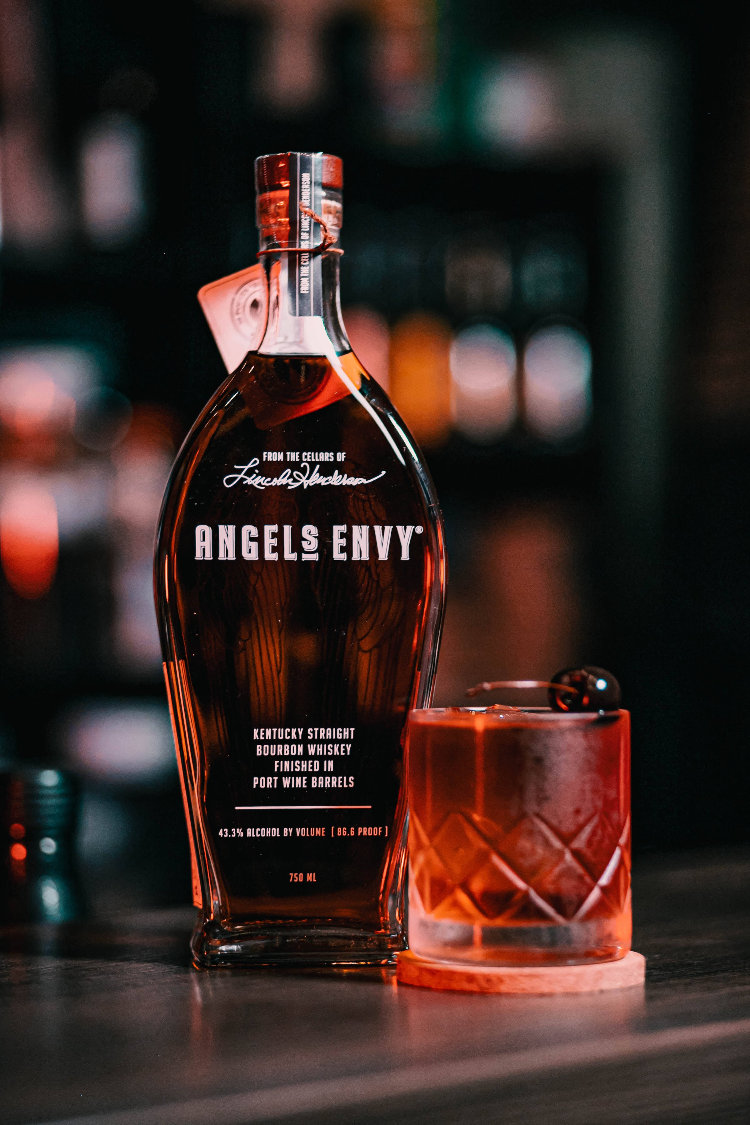 Angels Envy Viski Şişesi Duvar Kağıdı