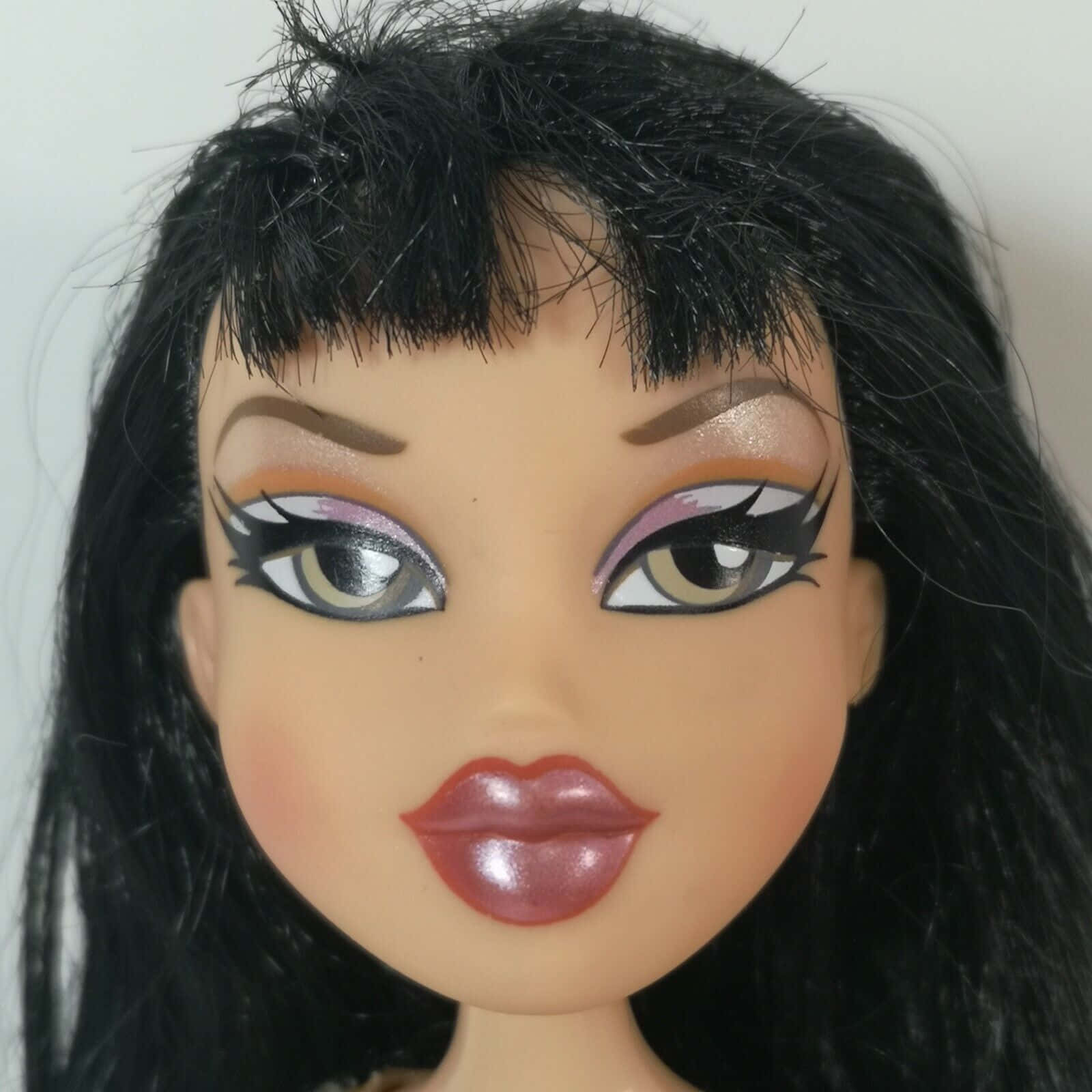 Arkadaşlarınla eğlenirken kişisel tarzını Bratz estetiğiyle yansıt! Duvar Kağıdı