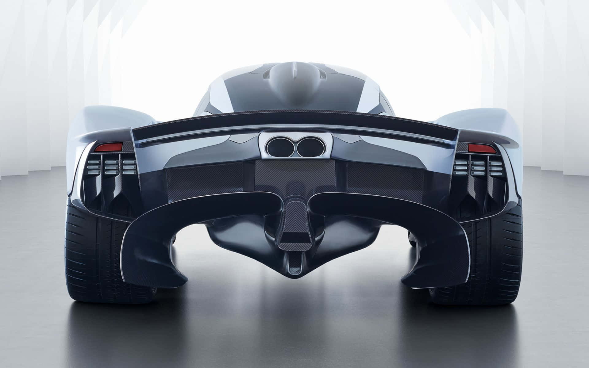 Aston Martin Valkyrie - Aksiyonda Bir Rüya Makinesi Duvar Kağıdı
