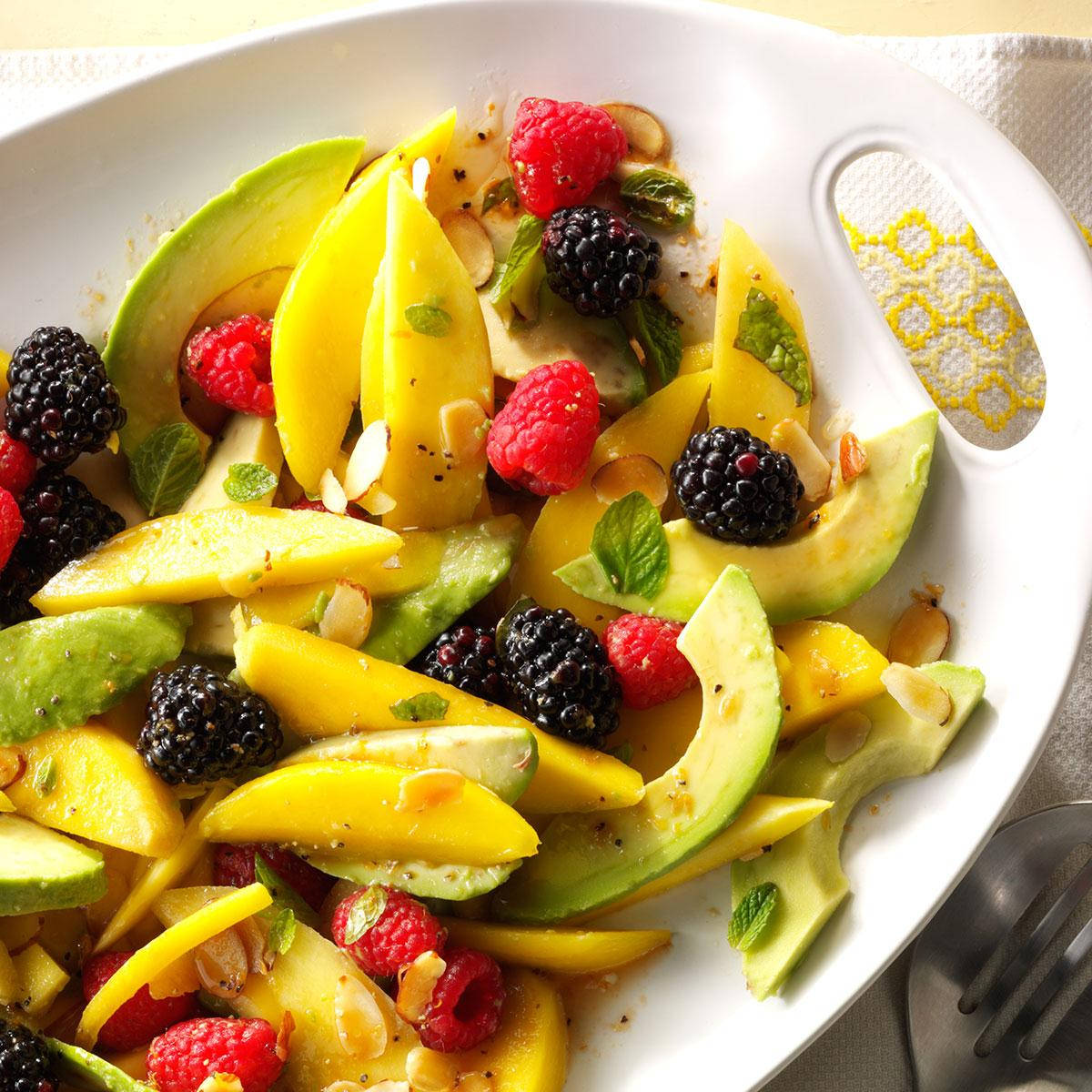 Avokado ve Meyveli Salata Duvar Kağıdı