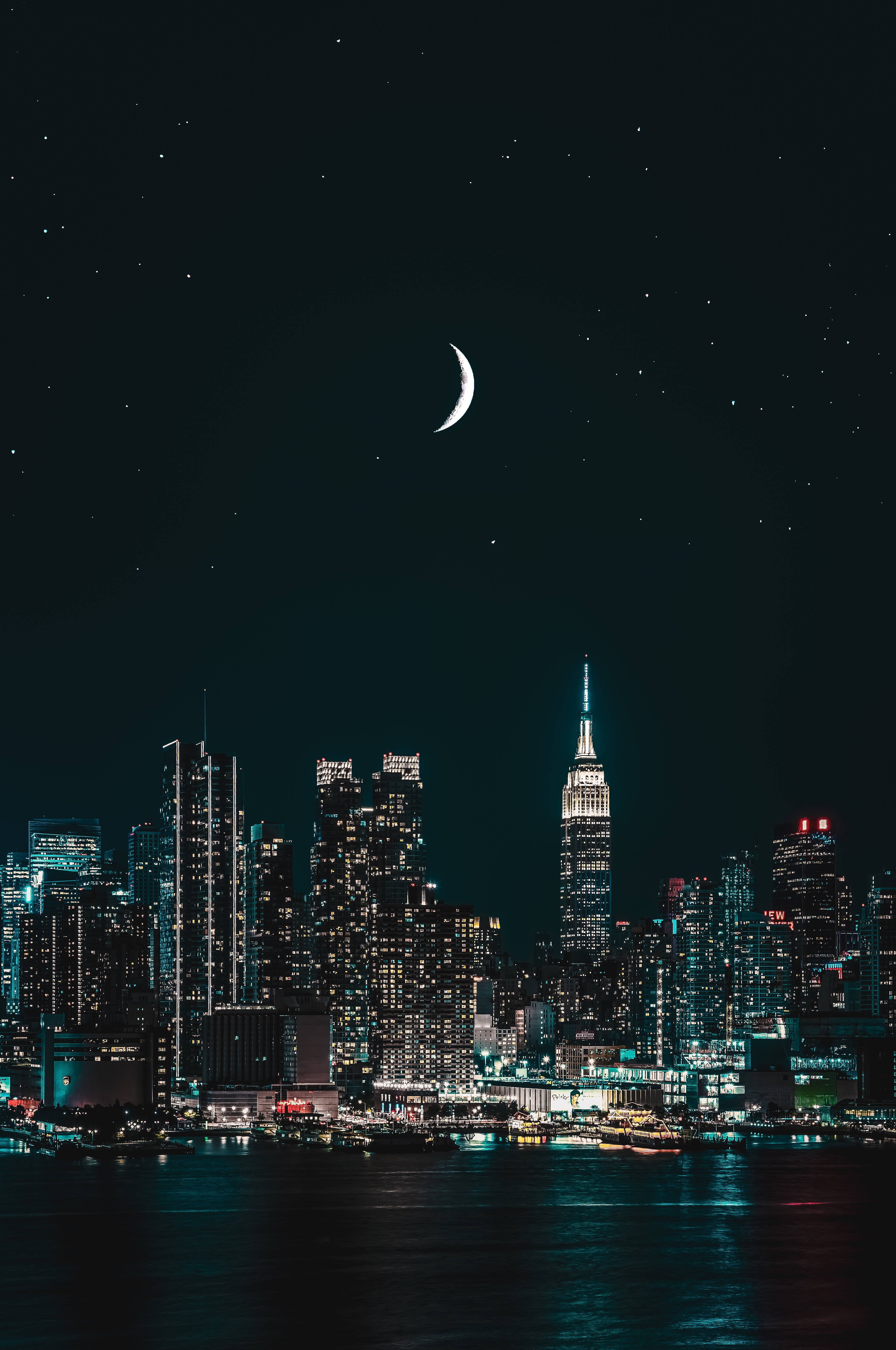 Ay ve New York Gecesi iPhone Duvar Kağıdı