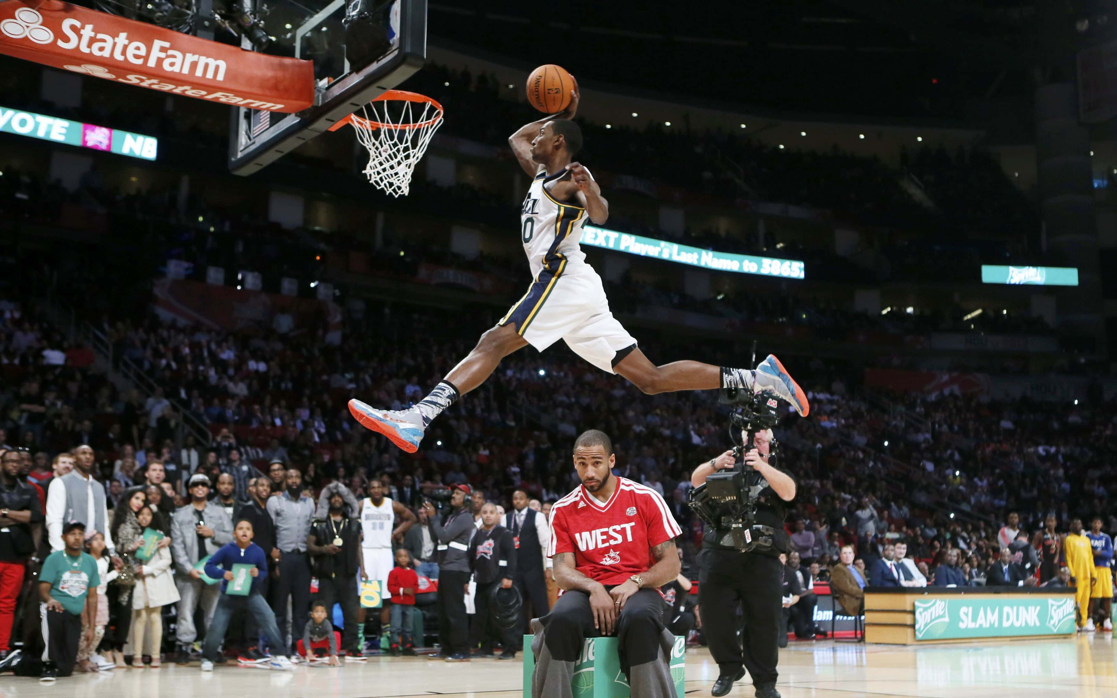Basketbol Heyecanını 4K Çözünürlükte Yaşayın Duvar Kağıdı