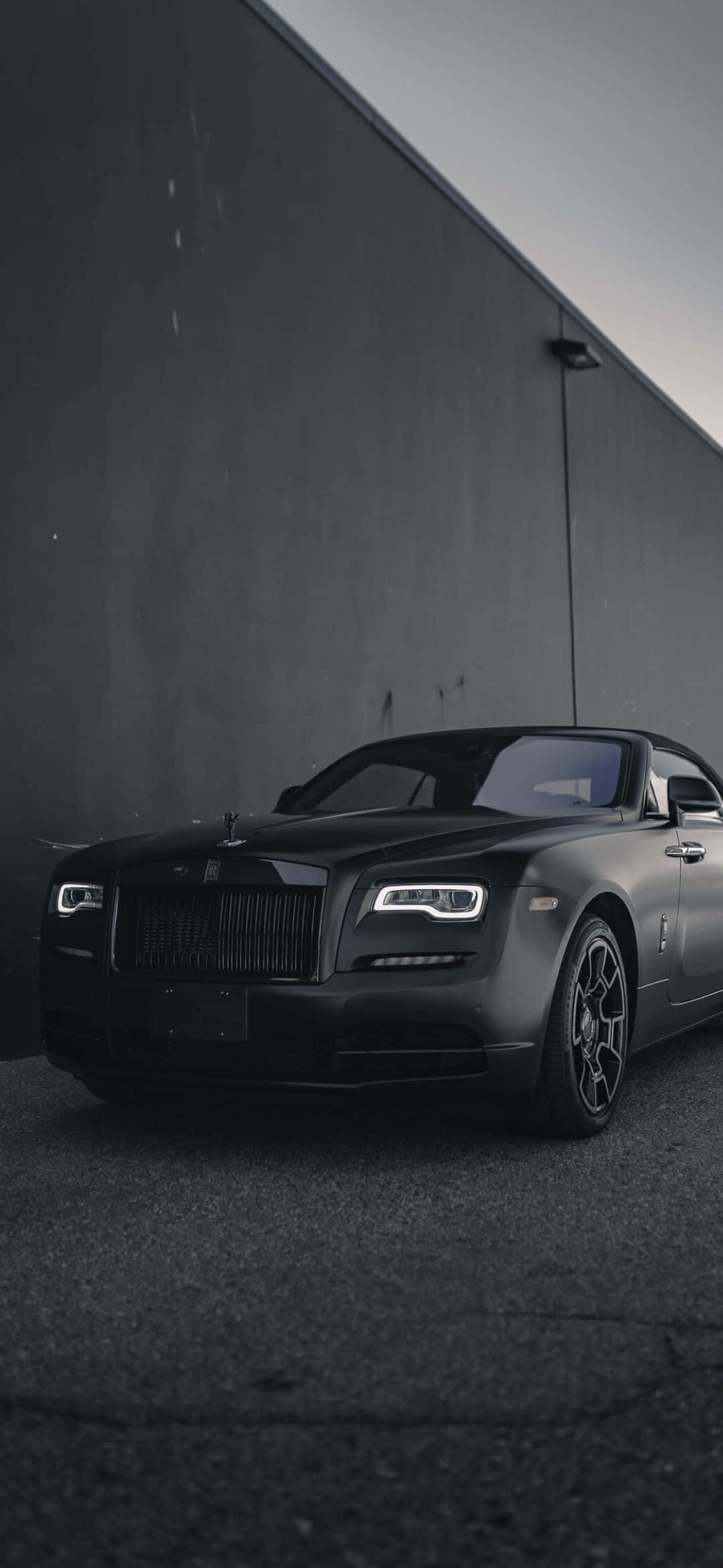 Başlık: Vücut Bulmuş Zarafet - Rolls Royce Phantom Duvar Kağıdı