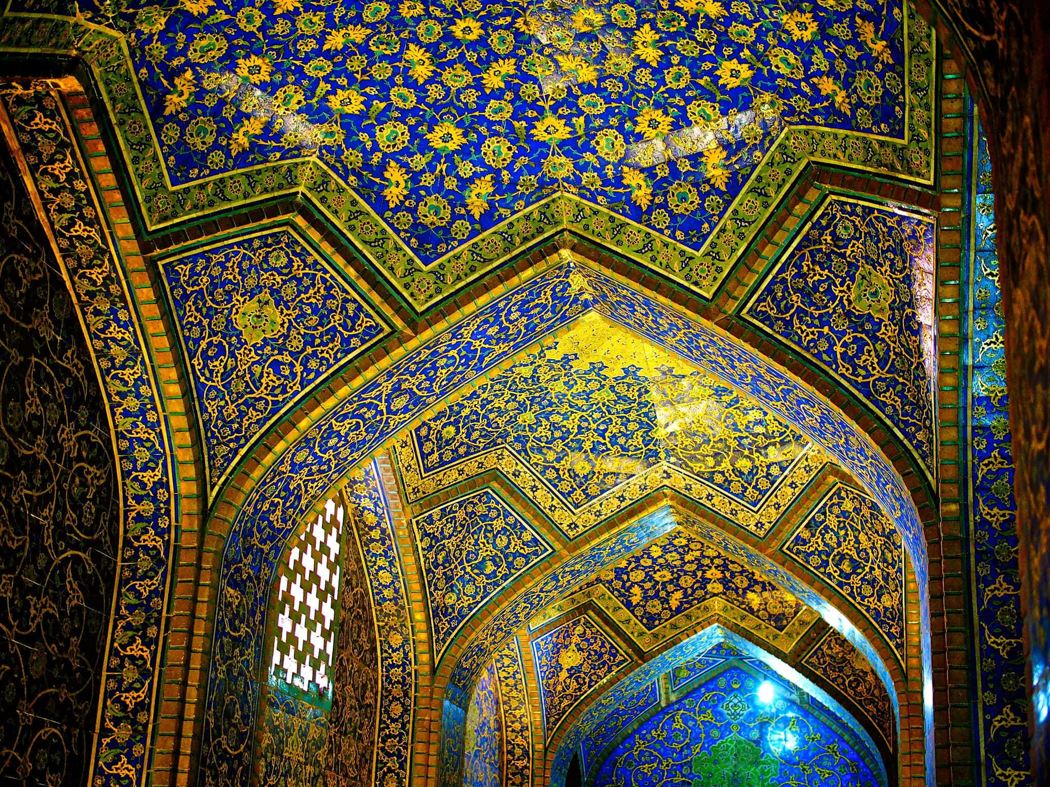 Başlık: İsfahan'daki Görkemli Şeyh Lütfullah Camii Duvar Kağıdı