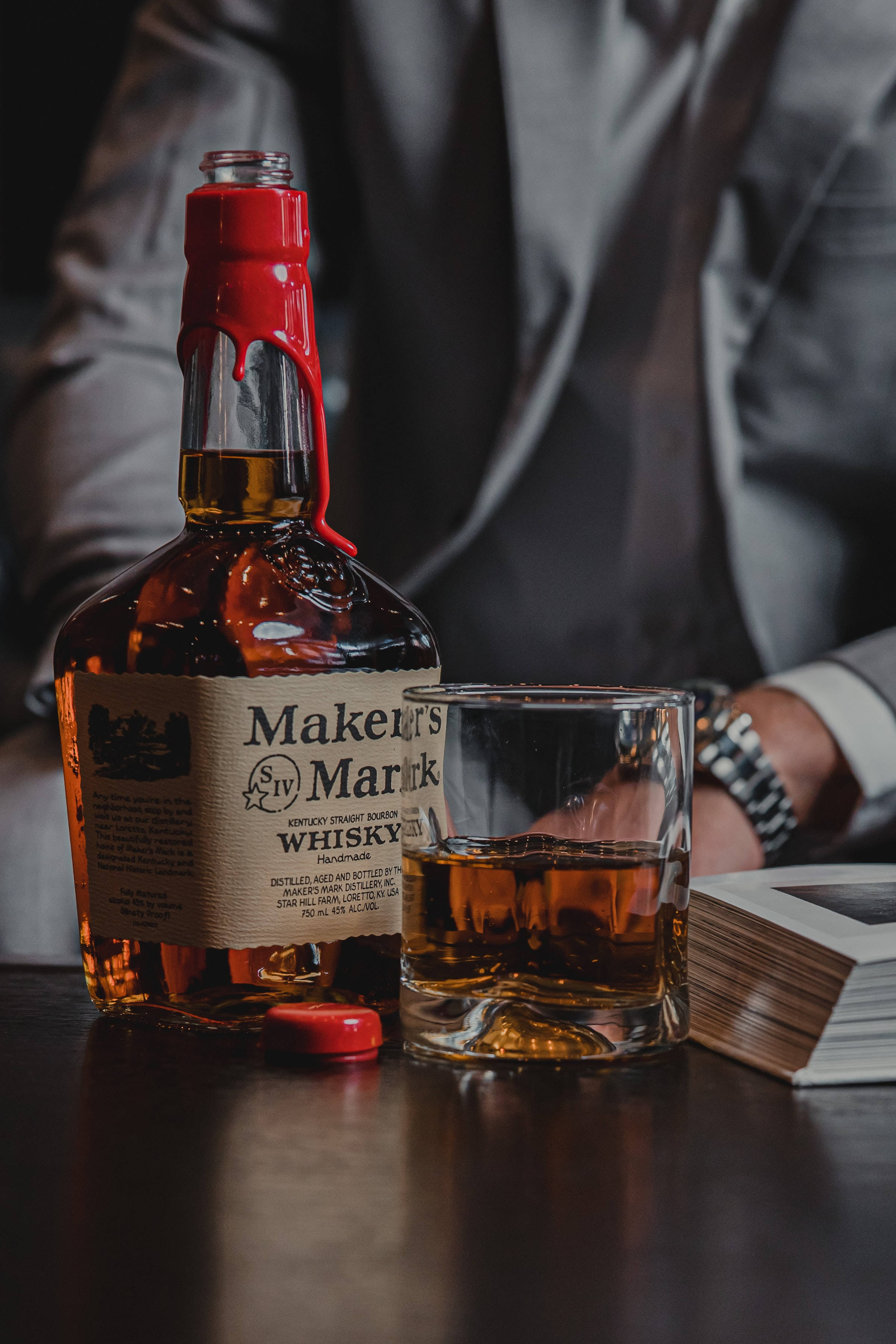 Başlık: Mükemmelliğin Tadı - Maker's Mark Viski Duvar Kağıdı