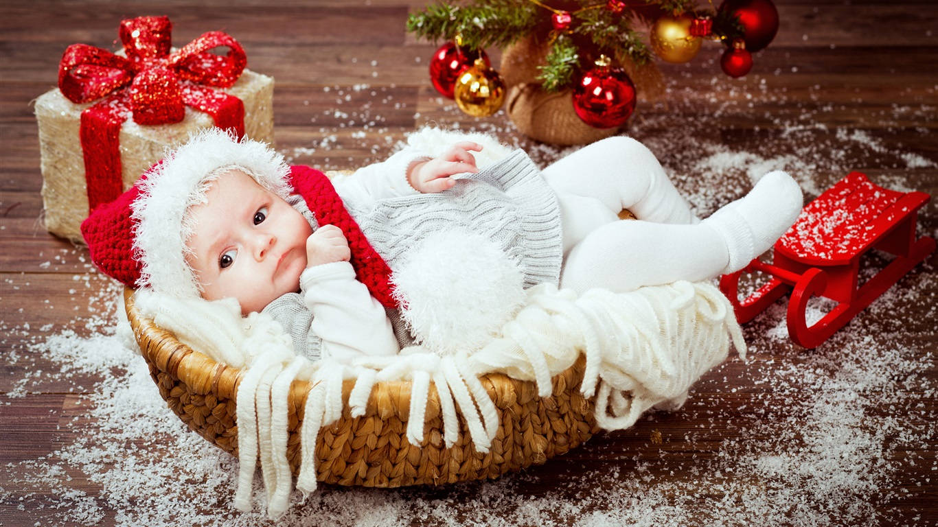 Bebek ve Noel Hediyesi Duvar Kağıdı