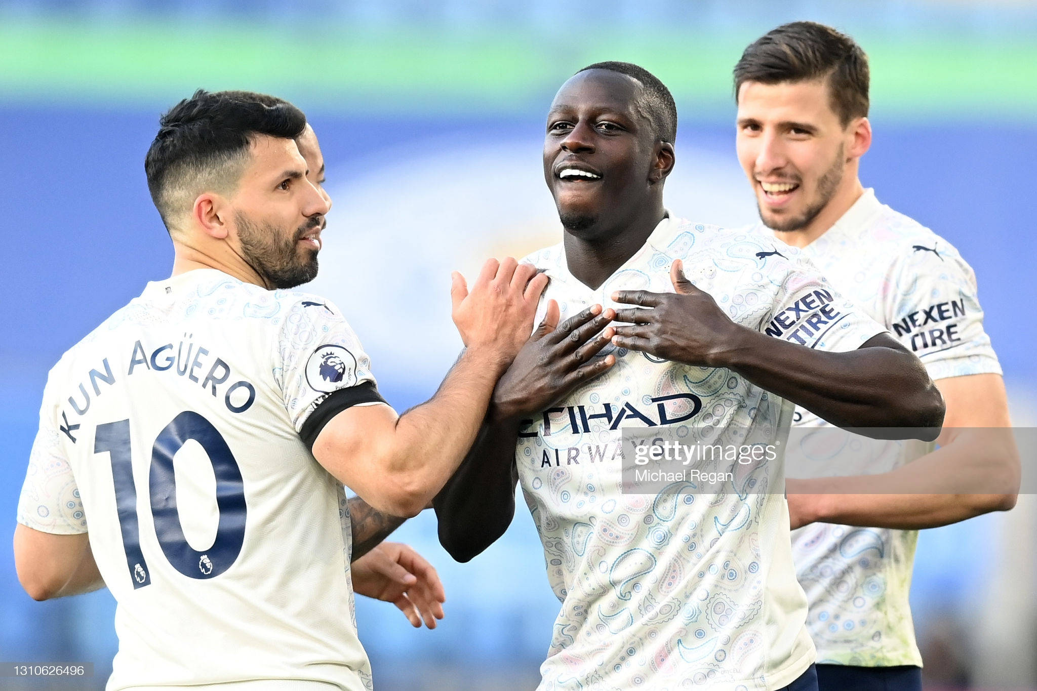 Benjamin Mendy Beyaz Etihad Forması Duvar Kağıdı