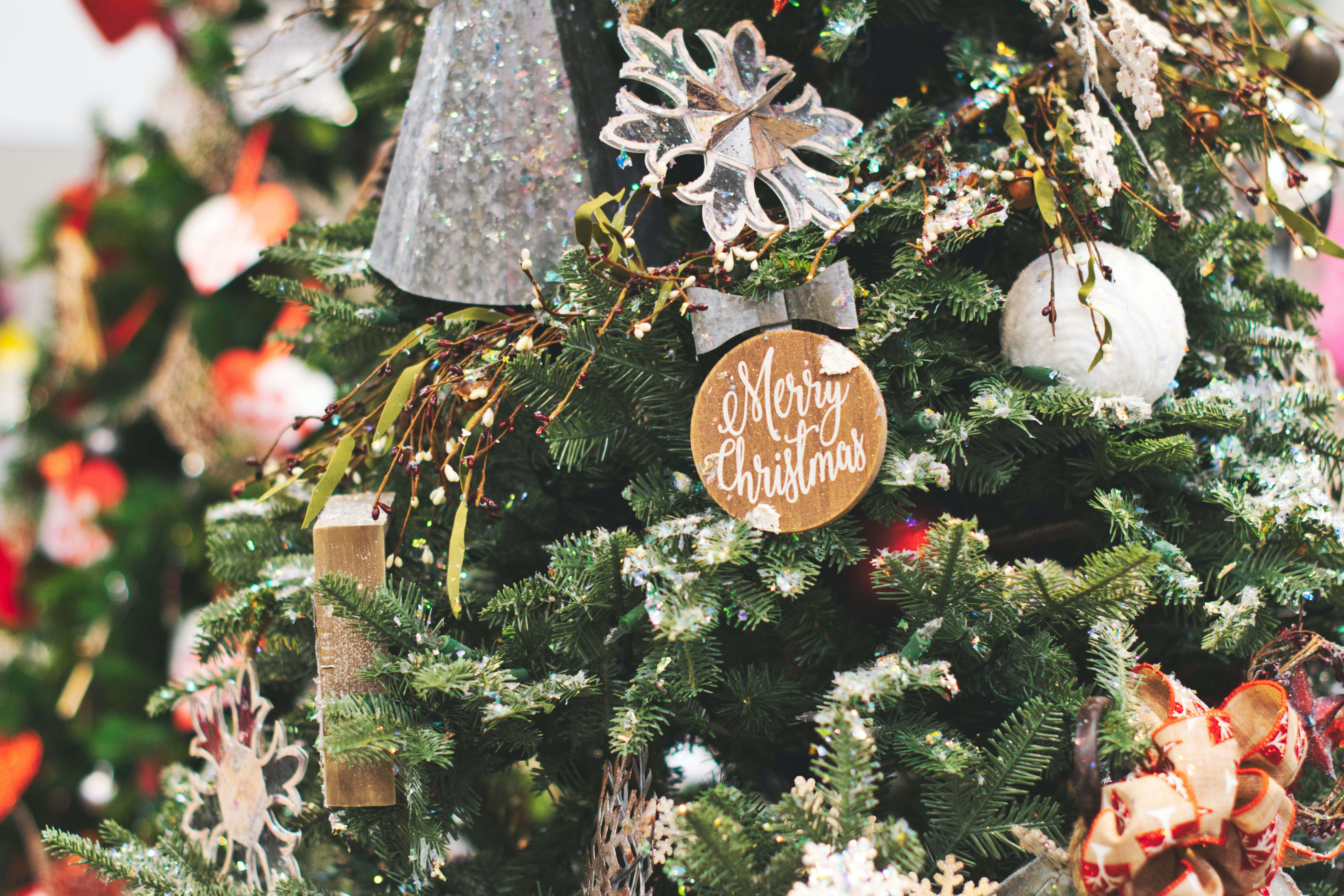 Beyaz Dekorlu Noel Fotoğraf Arka Planı Duvar Kağıdı