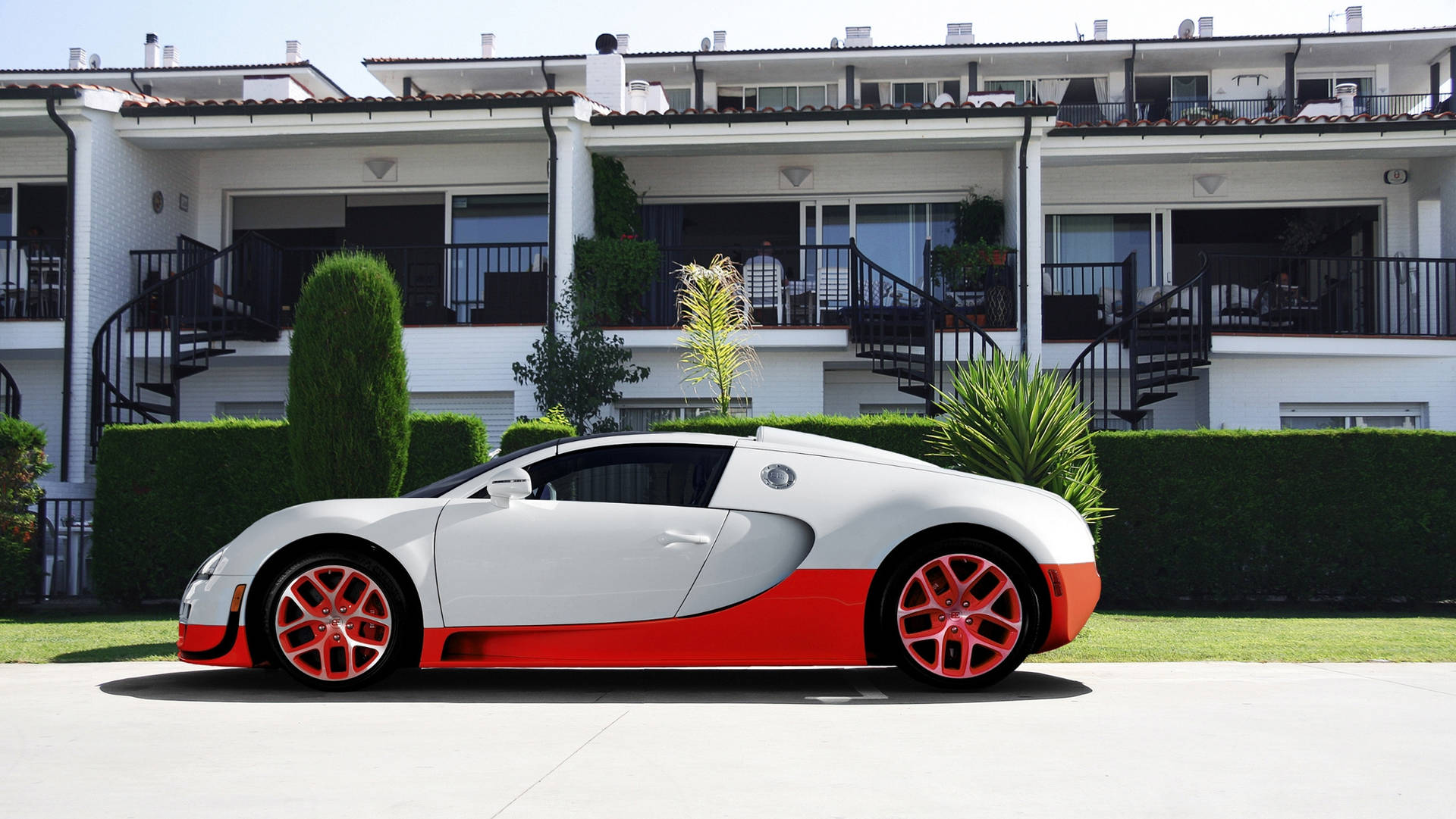 Beyaz Turuncu Bugatti Veyron Duvar Kağıdı