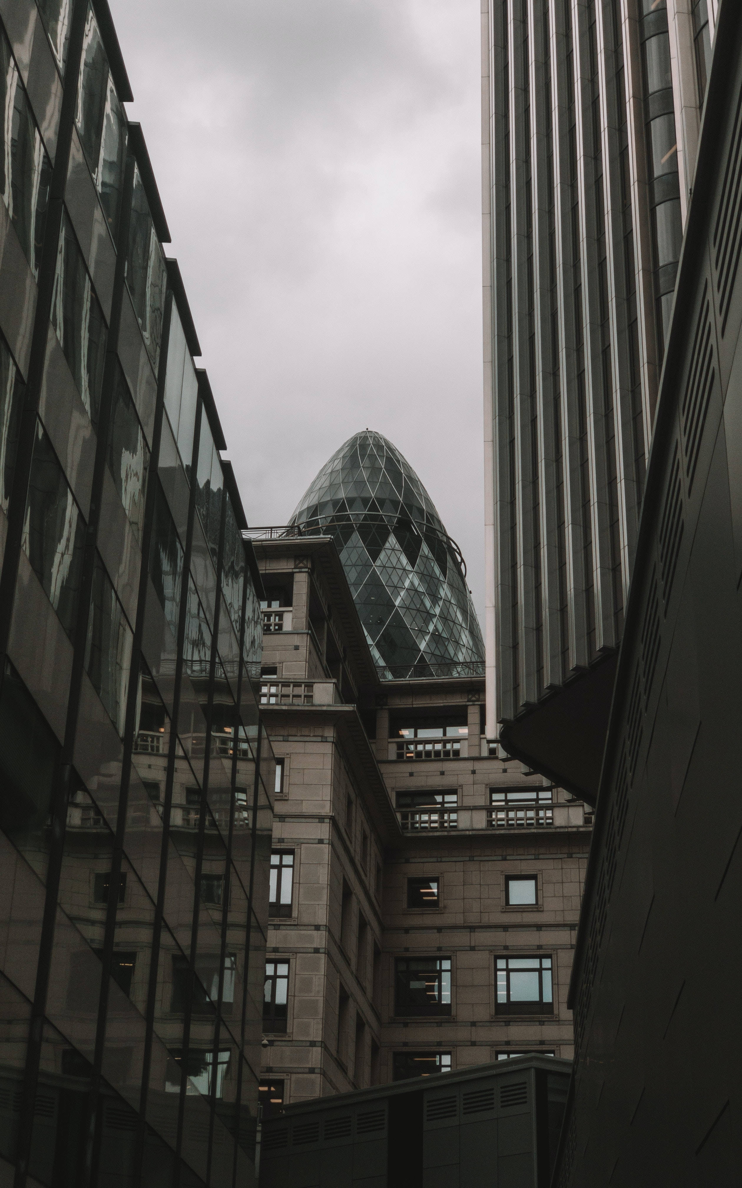 Binalar Arasında The Gherkin Duvar Kağıdı