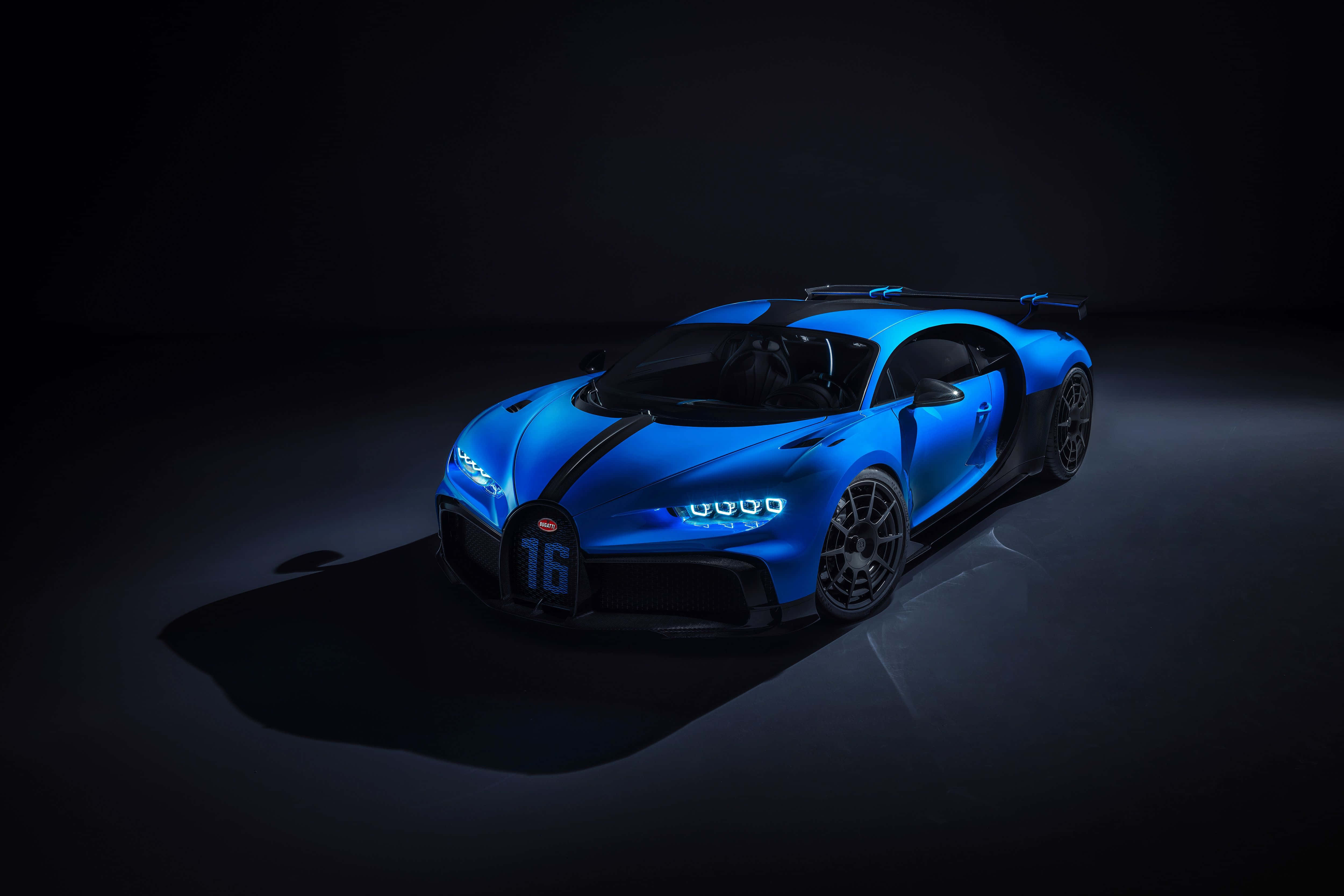 Bir Bugatti'nin Lüks Zarafeti Duvar Kağıdı