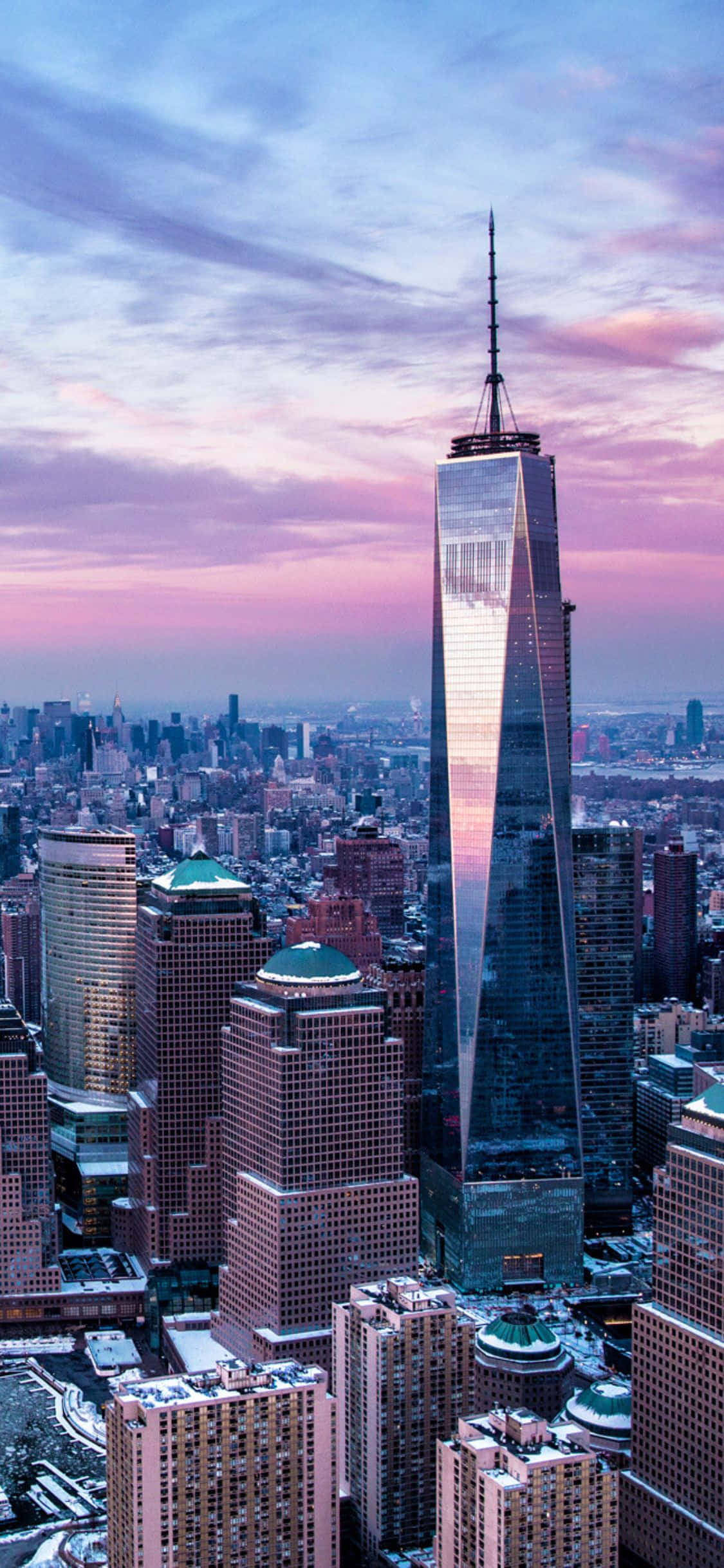 iPhone X ile New York silüetinin güzelliğini içine çekmek Duvar Kağıdı