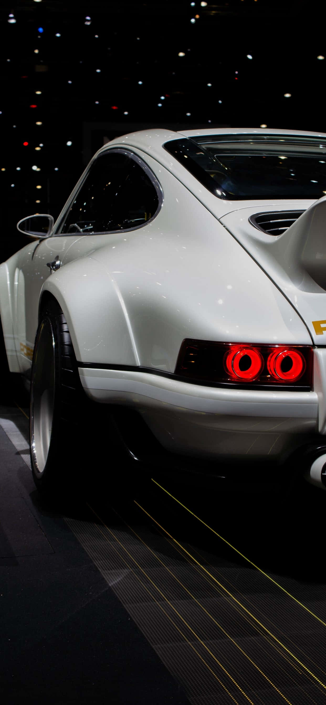 Bir iPhone Xs Max'te Project Cars 2'nin Hızı ve Heyecanı Duvar Kağıdı