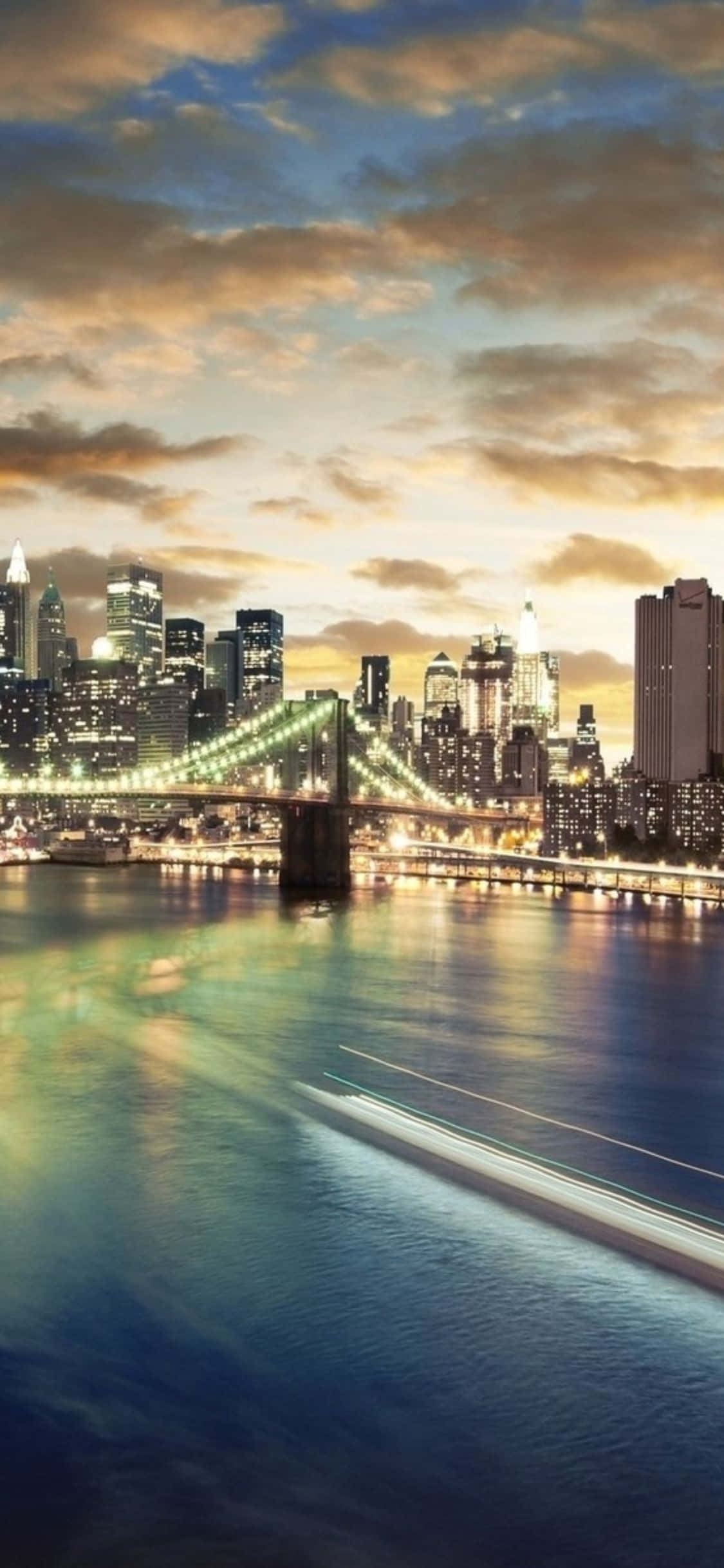 Bir iPhone Xs Merceğinden New York'ta Gece Silüeti Duvar Kağıdı