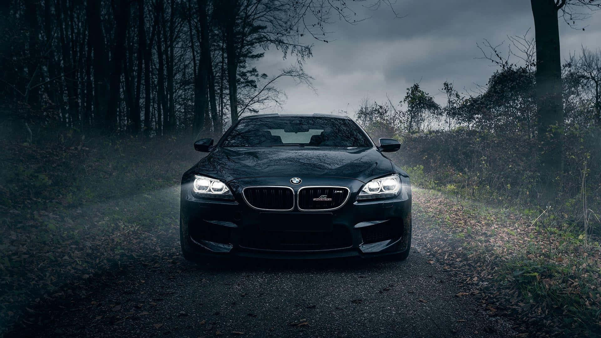 BMW 1920x1080 Gece Ormanı Sürüşü Duvar Kağıdı