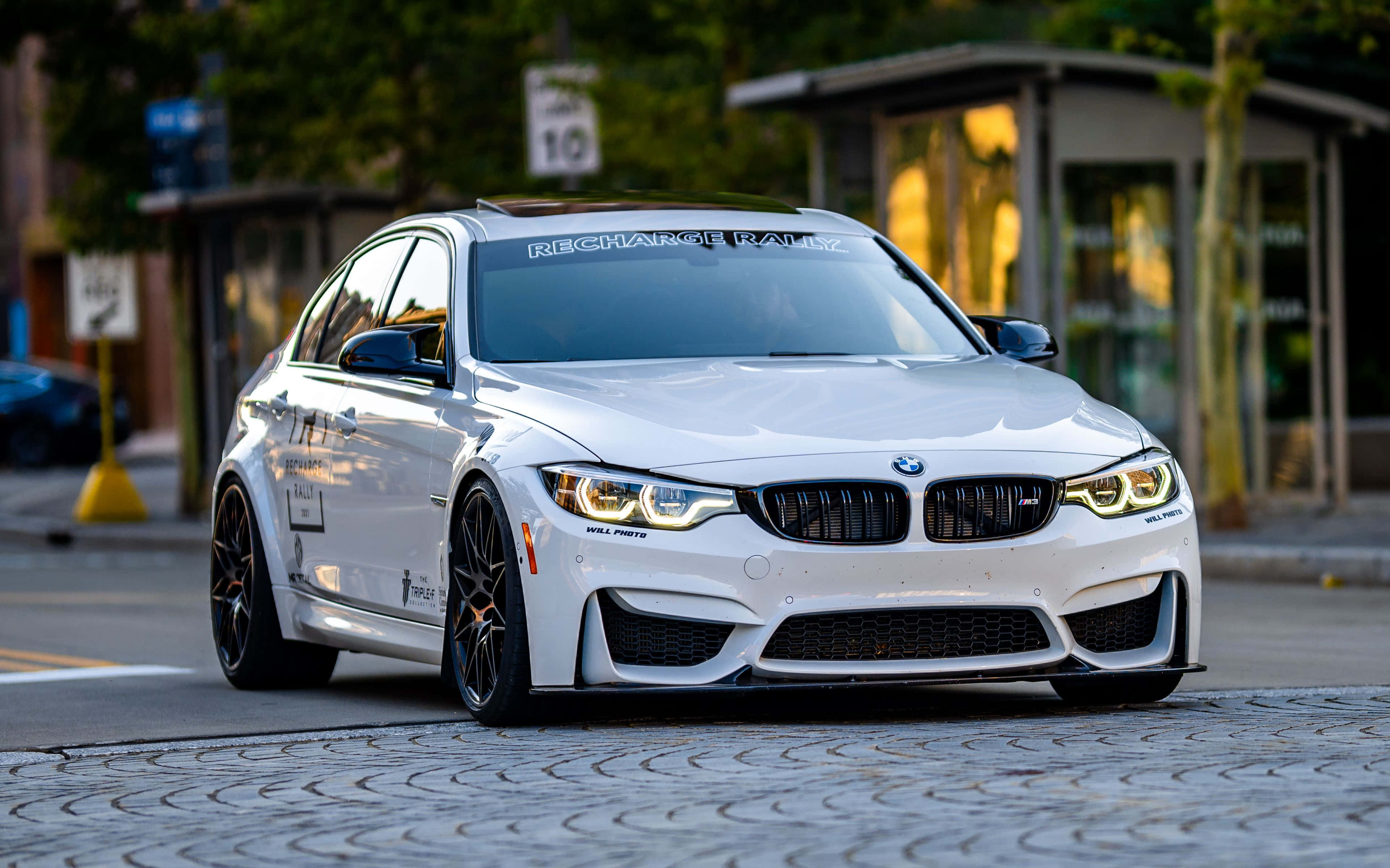 BMW Arka Plan Sokak Yolu Duvar Kağıdı