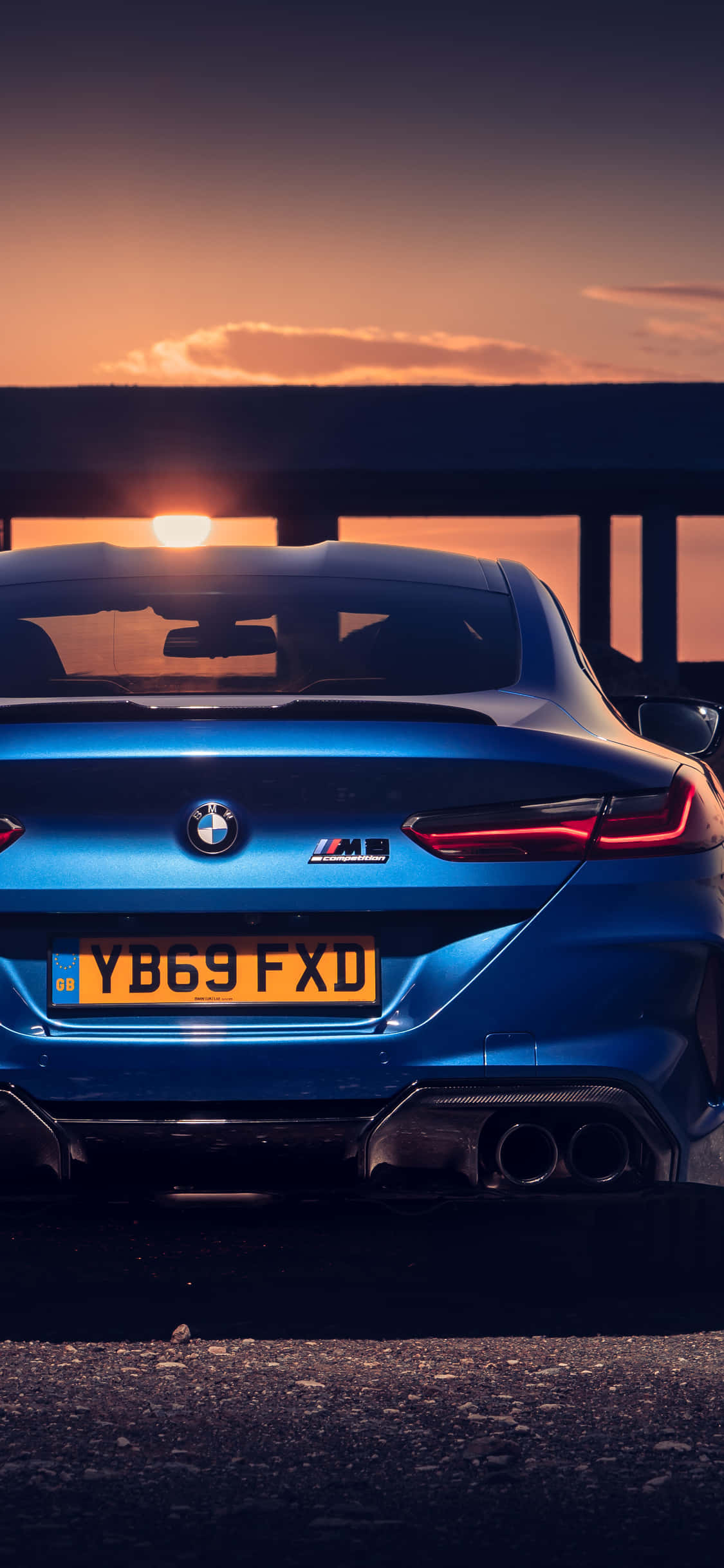 BMW Tablet Metalik Mavi M8 Duvar Kağıdı
