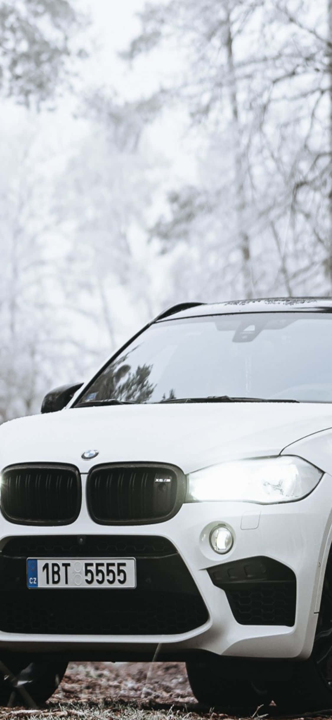 Bmw ve iPhone X, teknoloji meraklısı bir kişi için mükemmel bir kombinasyon. Duvar Kağıdı