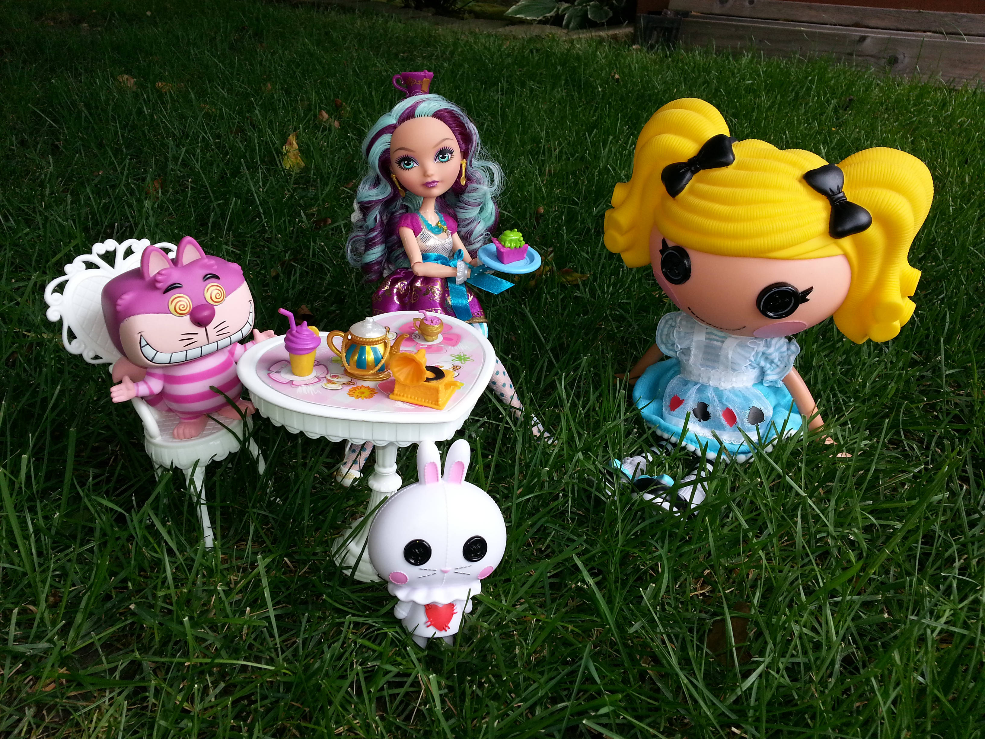 Bratz Estetiği Bahçe Pikniğinde Duvar Kağıdı