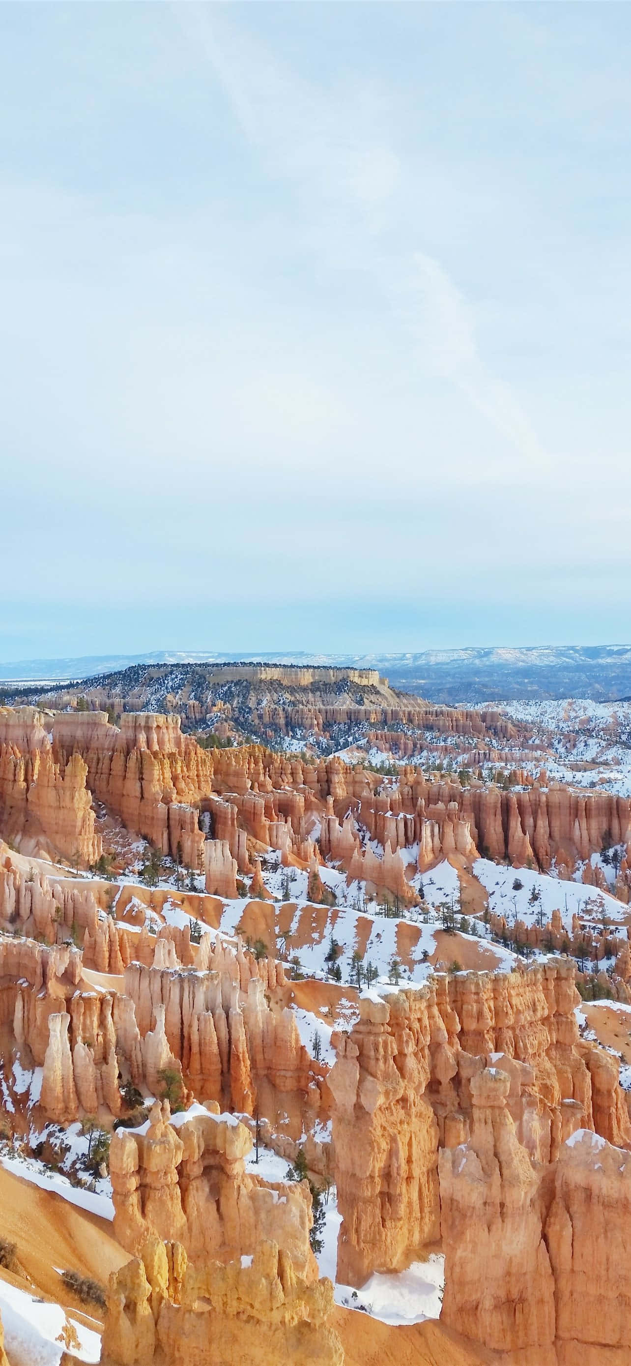Bryce Canyon Ulusal Parkı Platosu ve Kaya Oluşumları Duvar Kağıdı