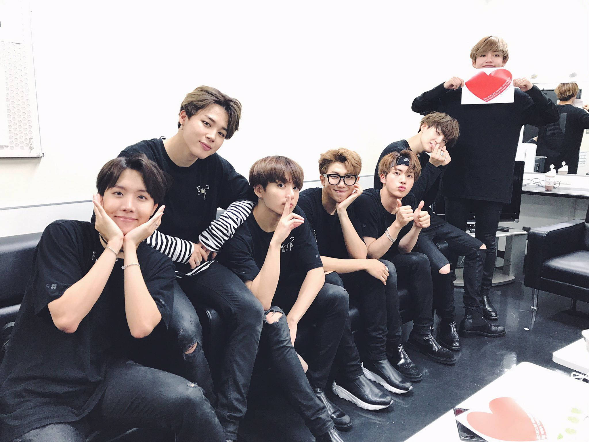 BTS 2021 Masaüstü - Pop Kültürü İkonlarının Uyumu Duvar Kağıdı
