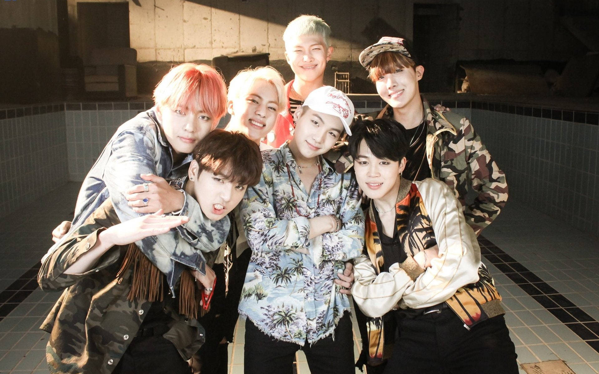 BTS Ateş Müzik Videosu Grup Fotoğrafı Duvar Kağıdı