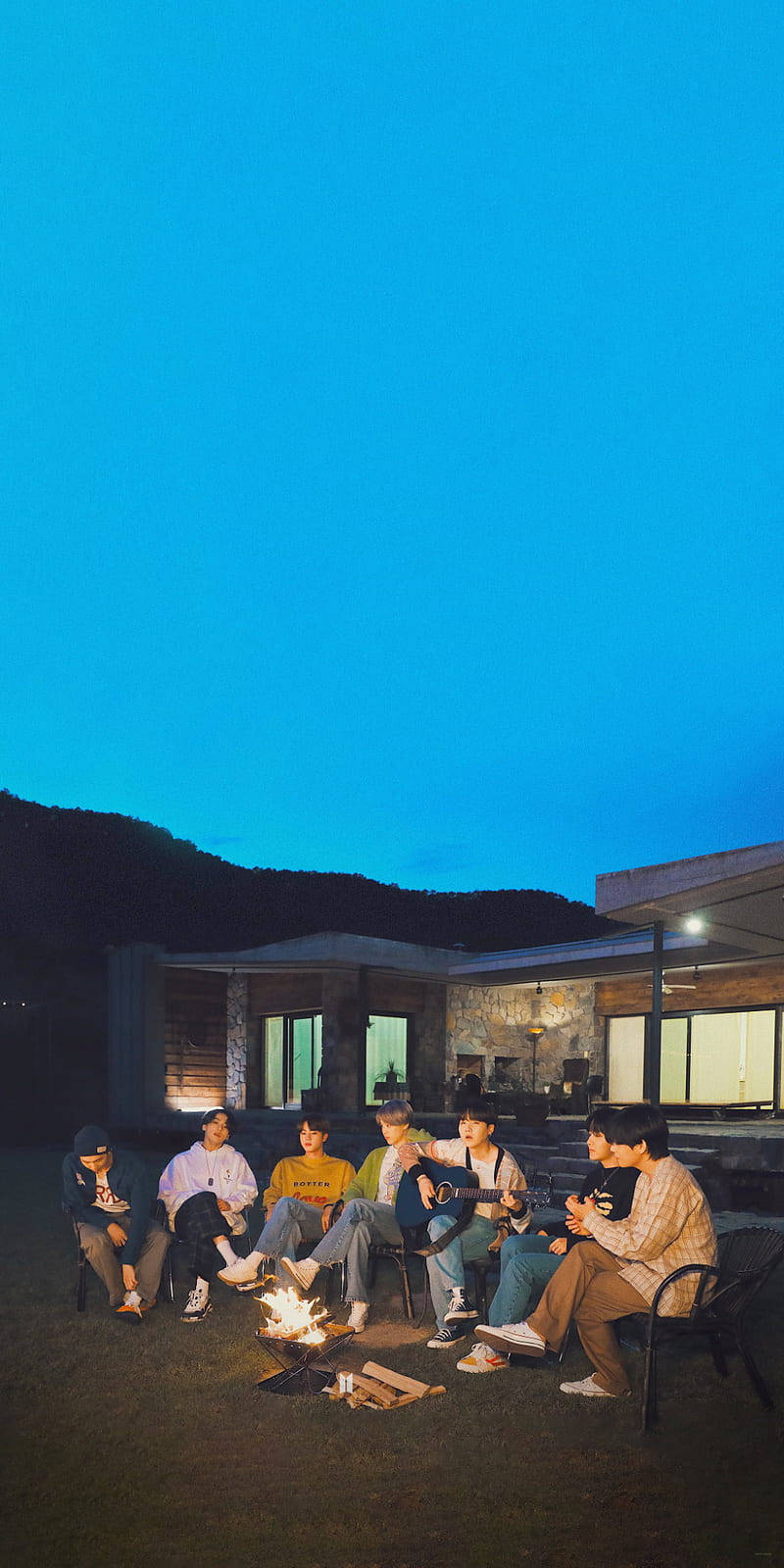 BTS Bonfire Sevimli Estetik Duvar Kağıdı
