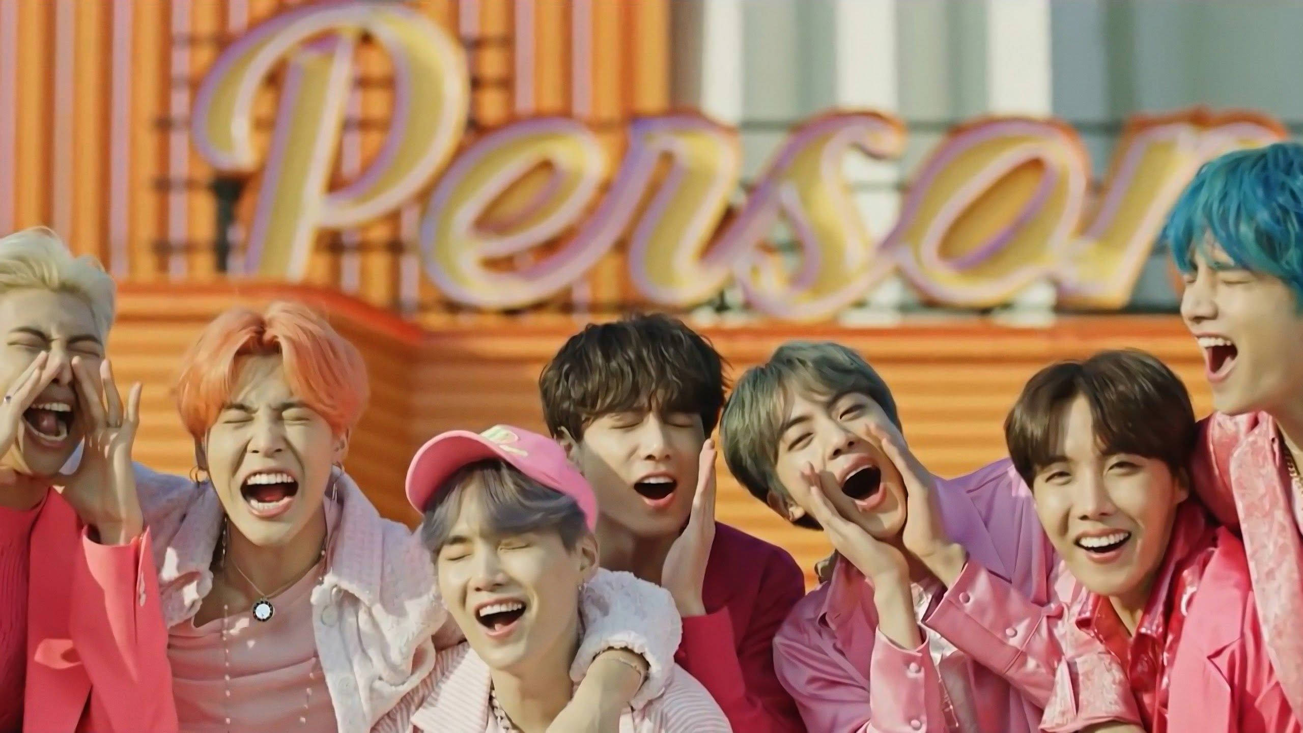 BTS Boy With Luv Masaüstü Arka Planı Duvar Kağıdı