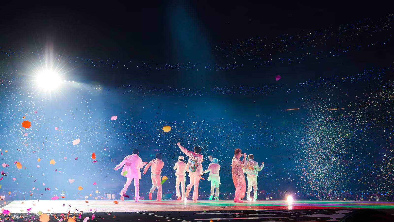 BTS Konseri Dynamite Performansı Duvar Kağıdı