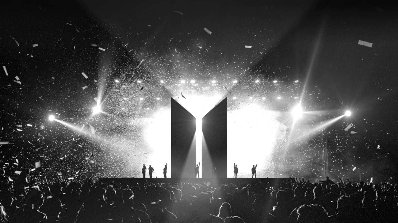 BTS Konseri ve BTS Logosu Silüeti Duvar Kağıdı