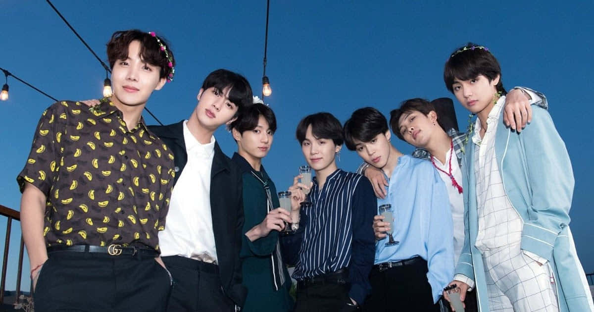 BTS Mavi Gece Resmi Duvar Kağıdı