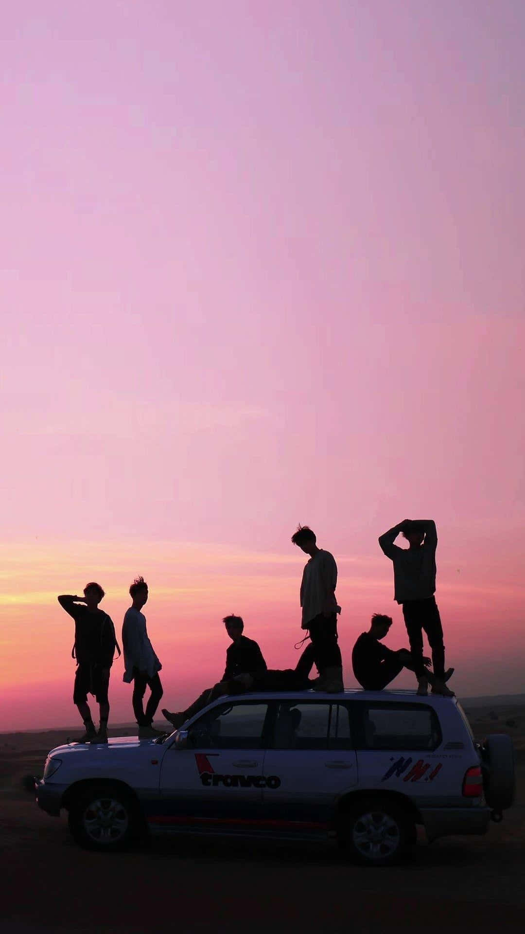 BTS Mor Gökyüzü iPhone Duvar Kağıdı