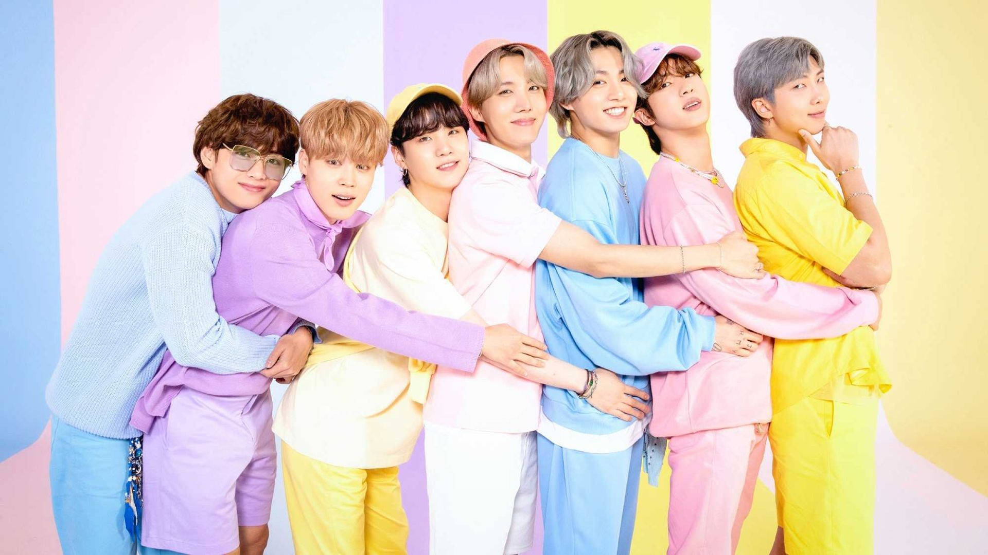 BTS Sarılma Zinciri Masaüstü Duvar Kağıdı