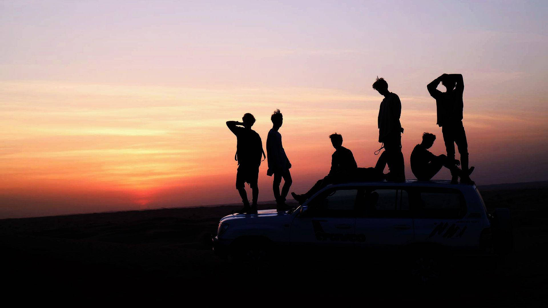 BTS Silüeti Havalı Dizüstü Bilgisayar Duvar Kağıdı