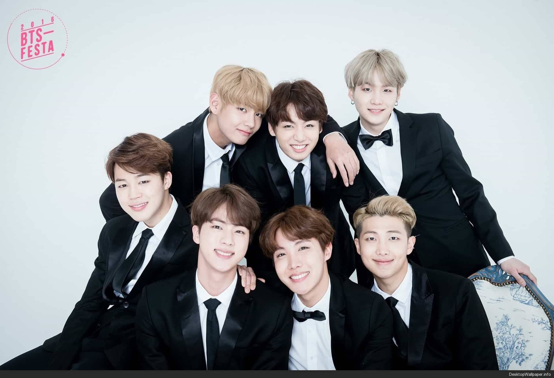 BTS Siyah Takım 2020 Duvar Kağıdı