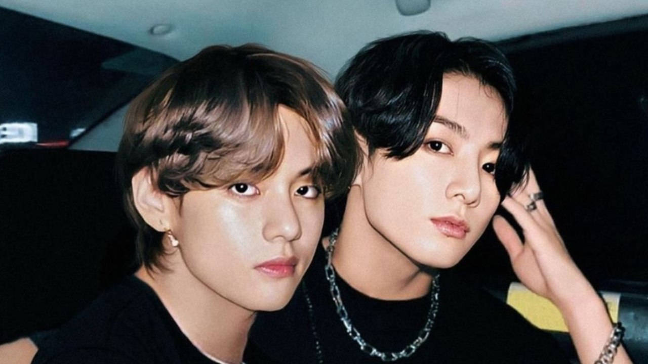 BTS V ve Jungkook Arabada Duvar Kağıdı