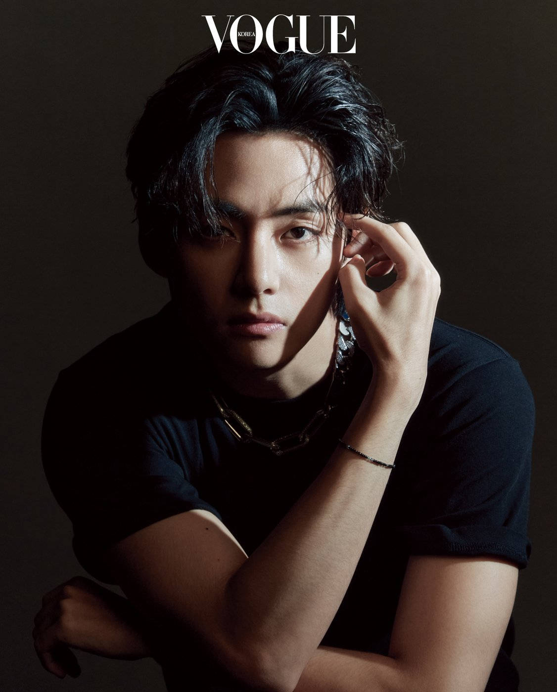 BTS V Vogue Siyah Gömlek Duvar Kağıdı