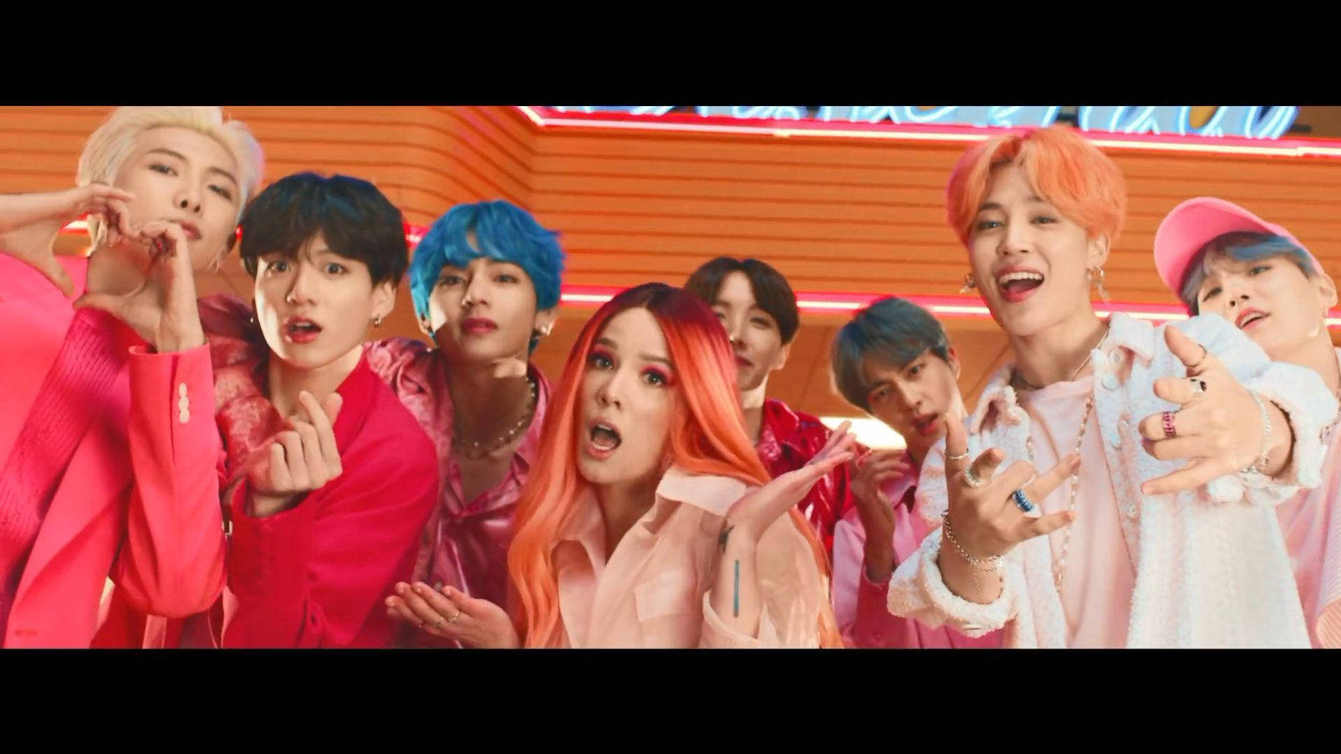 BTS ve Halsey Masaüstü Duvar Kağıdı