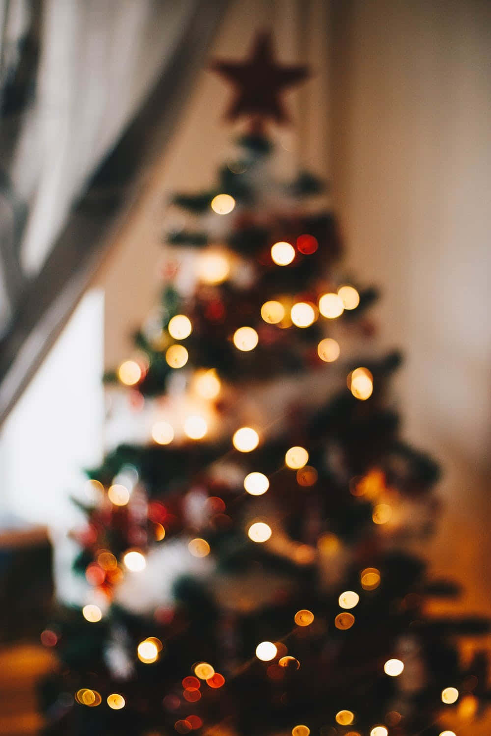 Bu şenlikli Noel arka planı, telefonunuzu tatil için mükemmel bir şekilde çerçeveliyor. Duvar Kağıdı