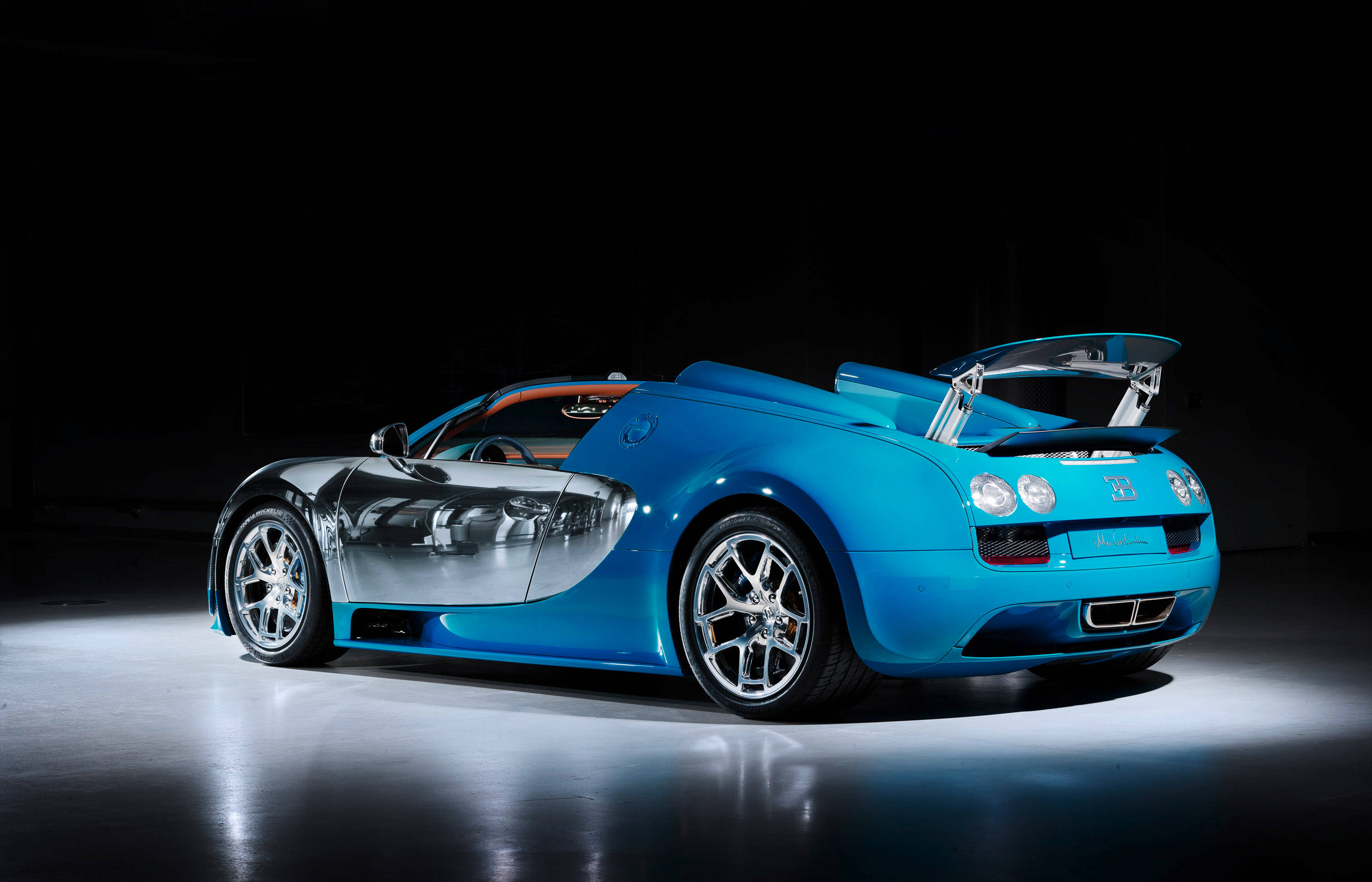 Bugatti Veyron Arka Görünüm Duvar Kağıdı