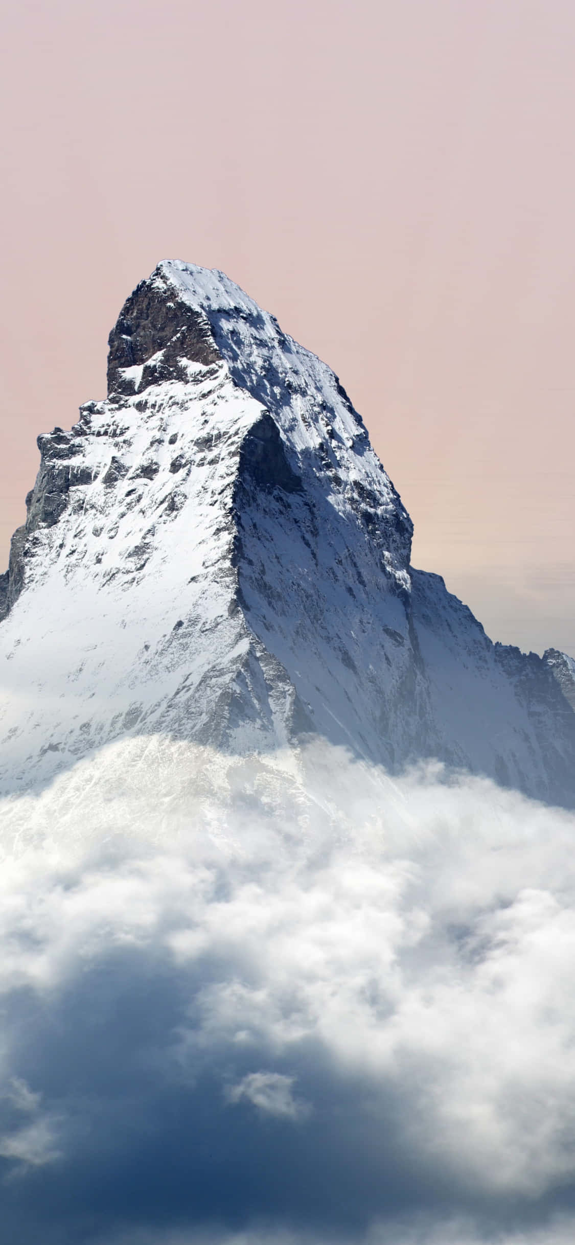 Bulutların Üzerindeki Matterhorn Dağı Duvar Kağıdı