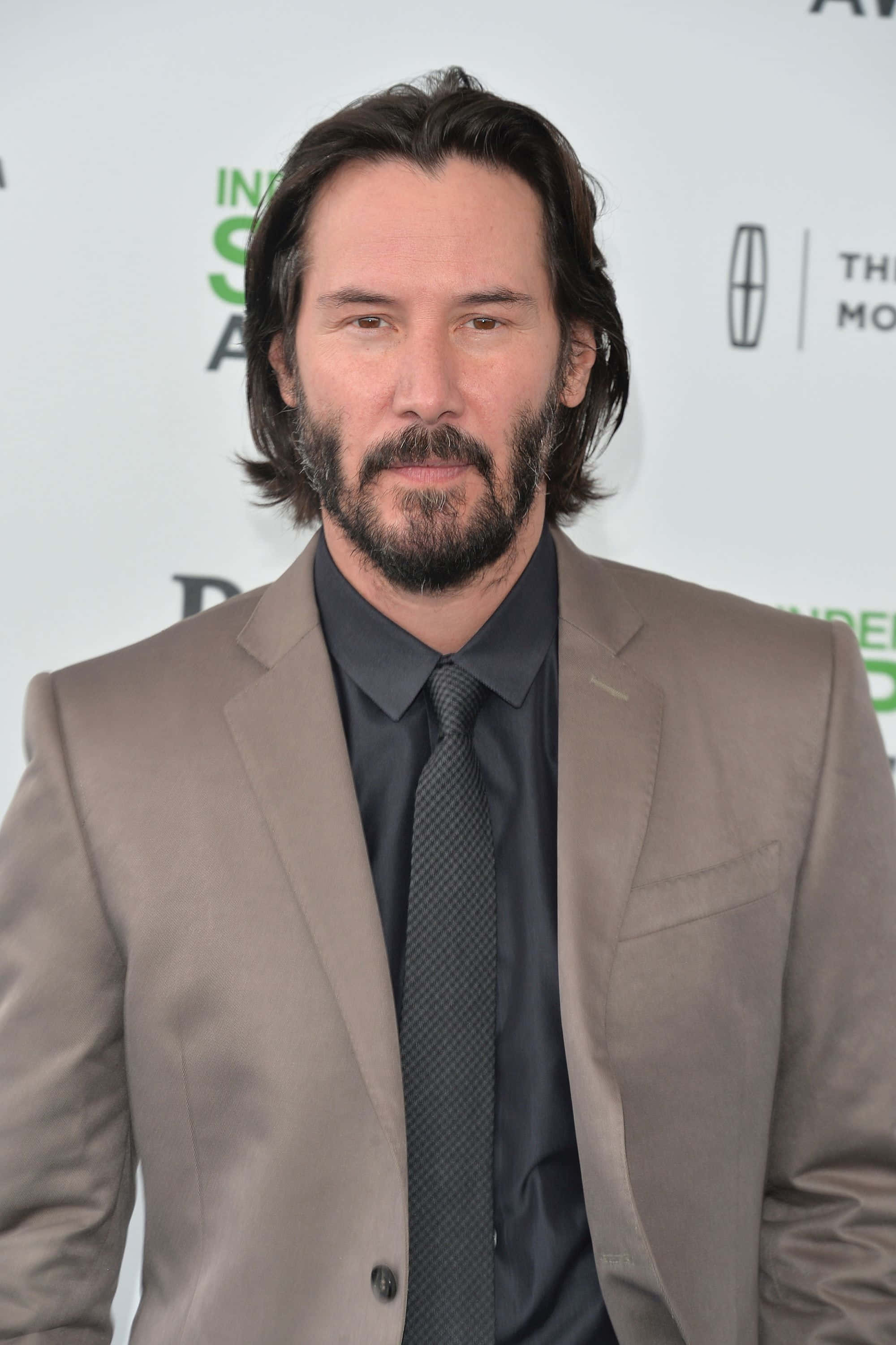 Büyüleyici Keanu Reeves Portresi Duvar Kağıdı
